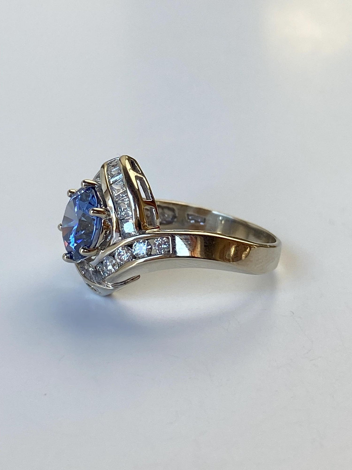 Solid 14k White Gold Cubic Zirconia Ring - Size 7