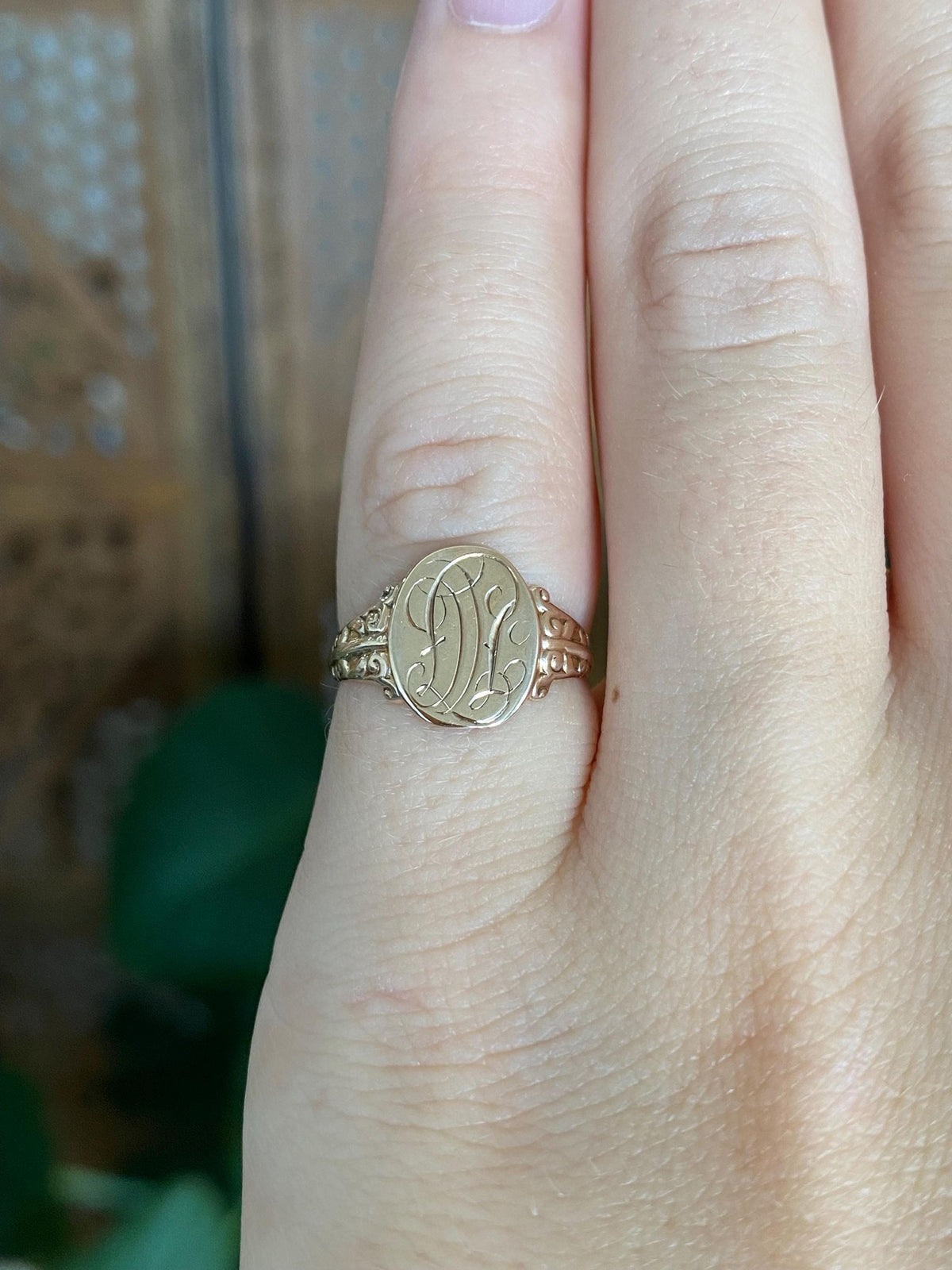 Vintage Solid 9k Yellow Gold Monogram Signet Ring - Size 4