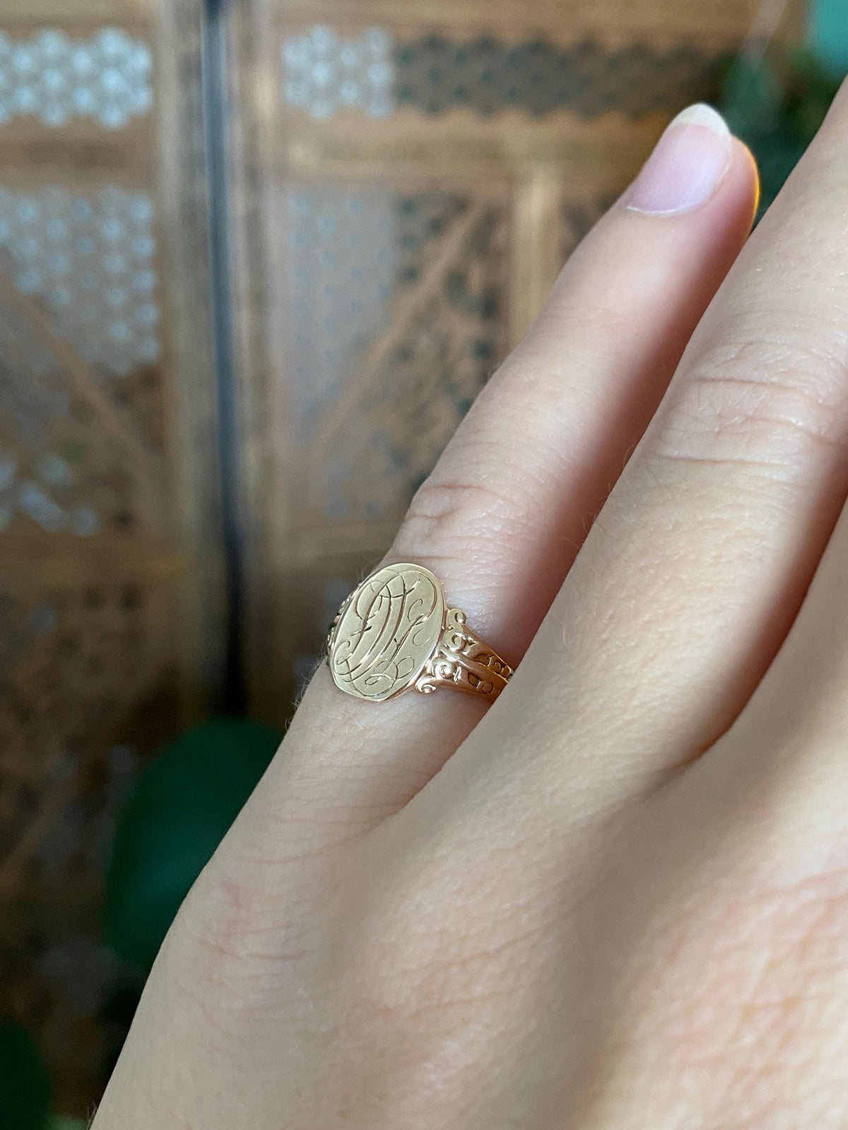 Vintage Solid 9k Yellow Gold Monogram Signet Ring - Size 4