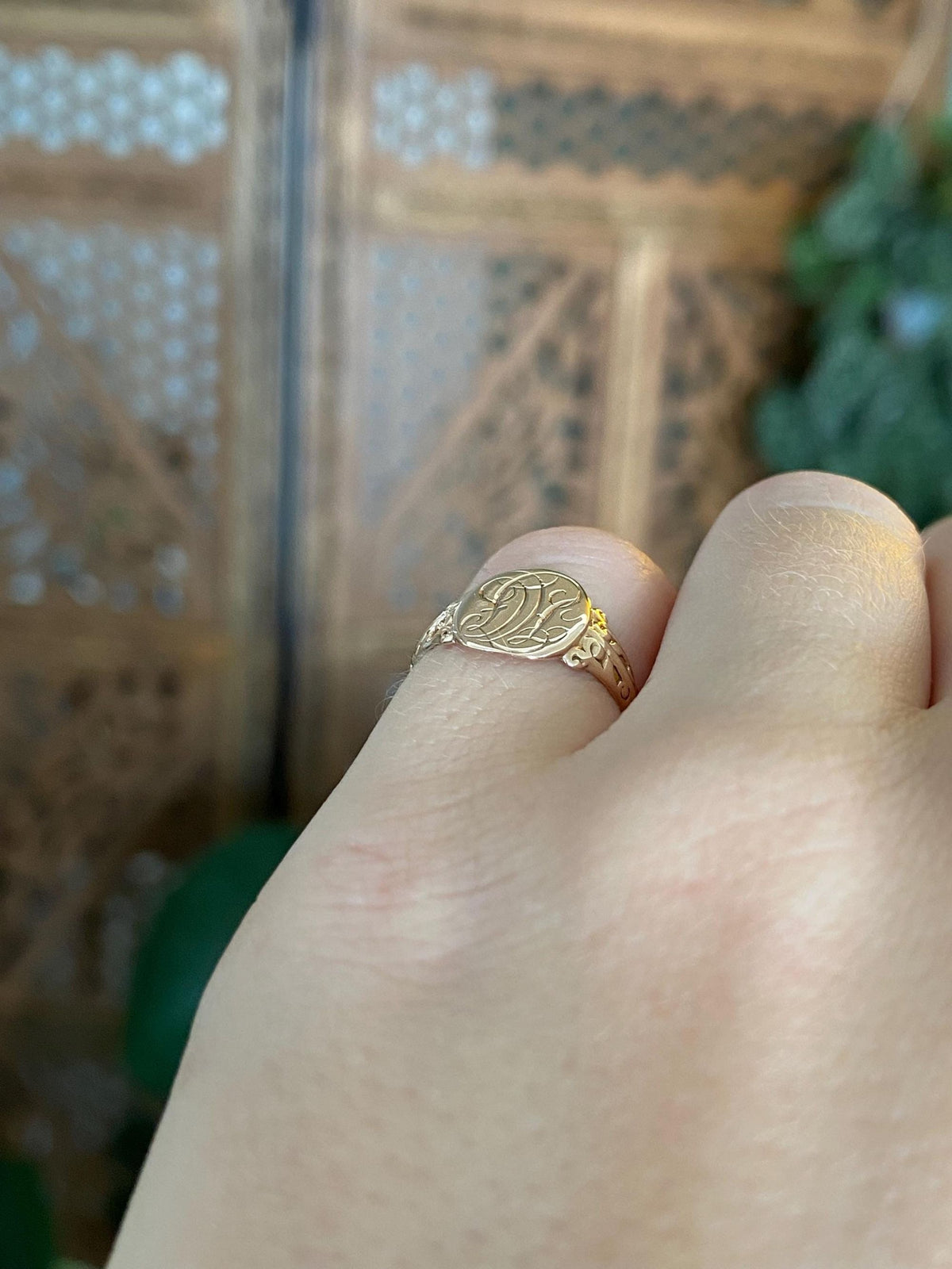 Vintage Solid 9k Yellow Gold Monogram Signet Ring - Size 4