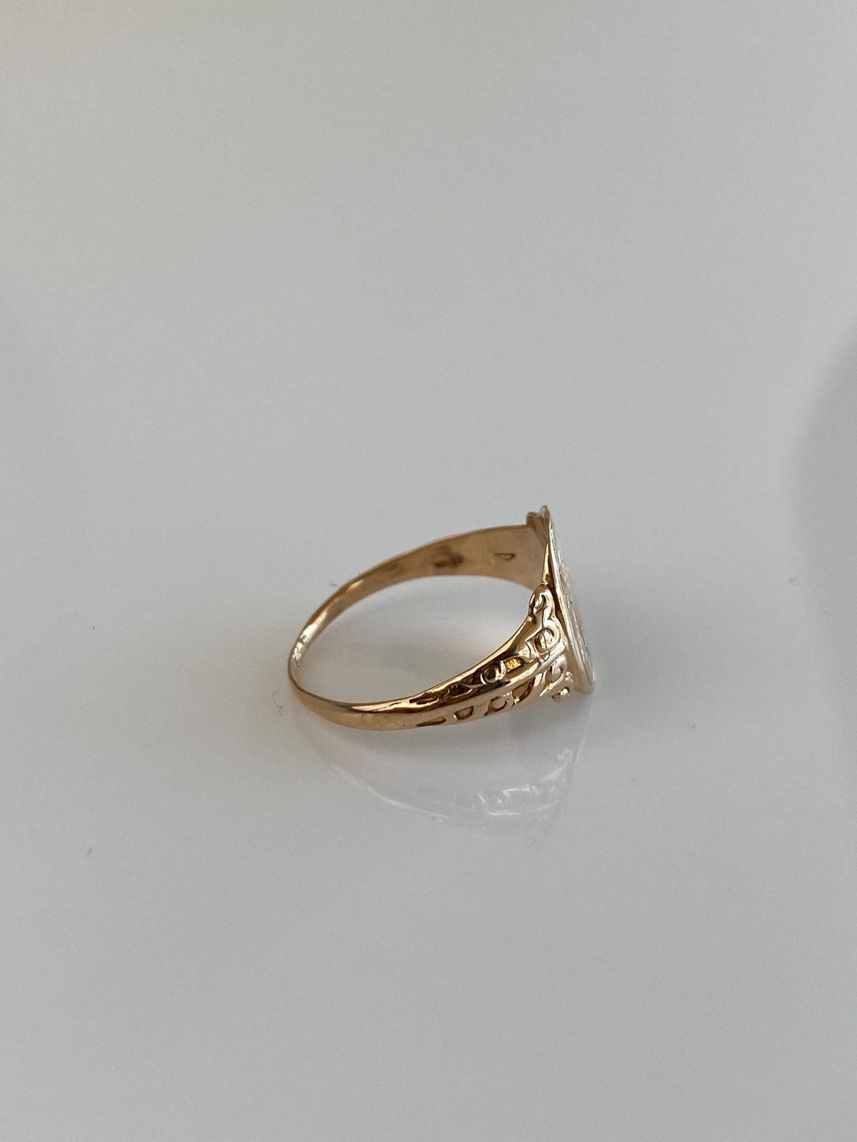 Vintage Solid 9k Yellow Gold Monogram Signet Ring - Size 4