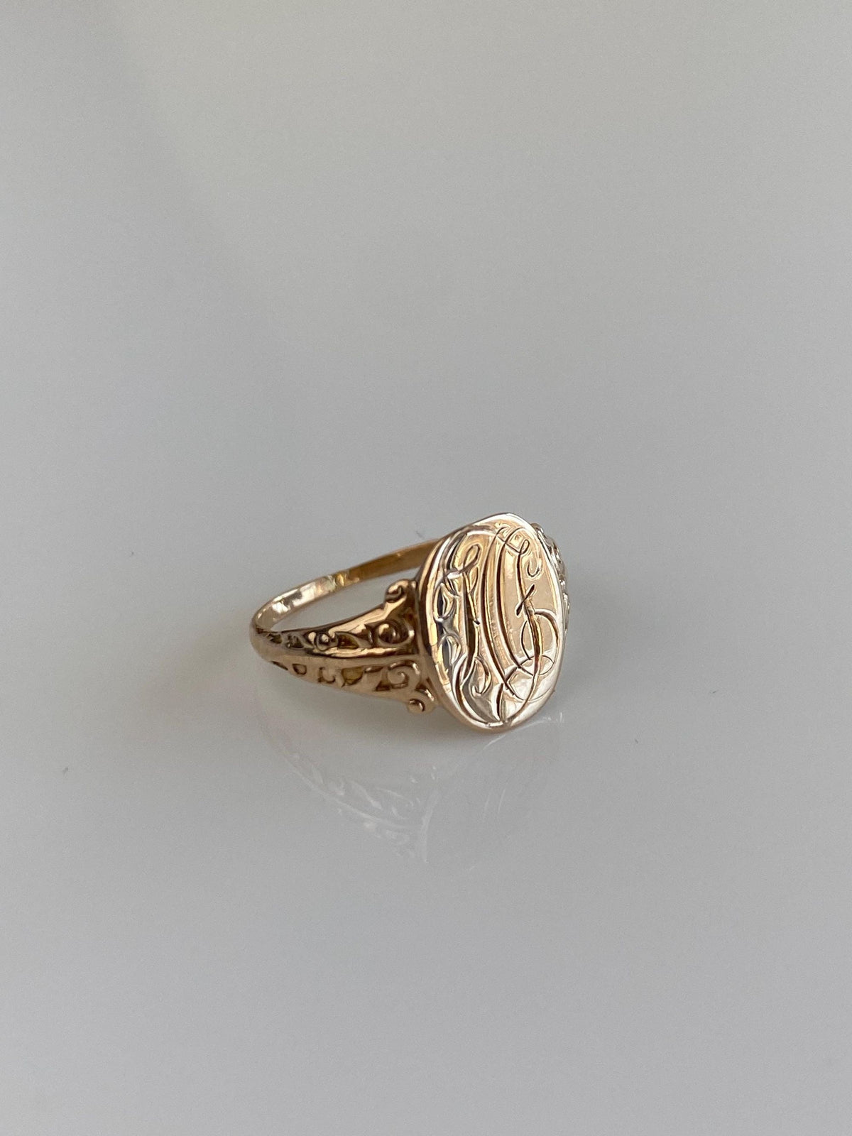 Vintage Solid 9k Yellow Gold Monogram Signet Ring - Size 4
