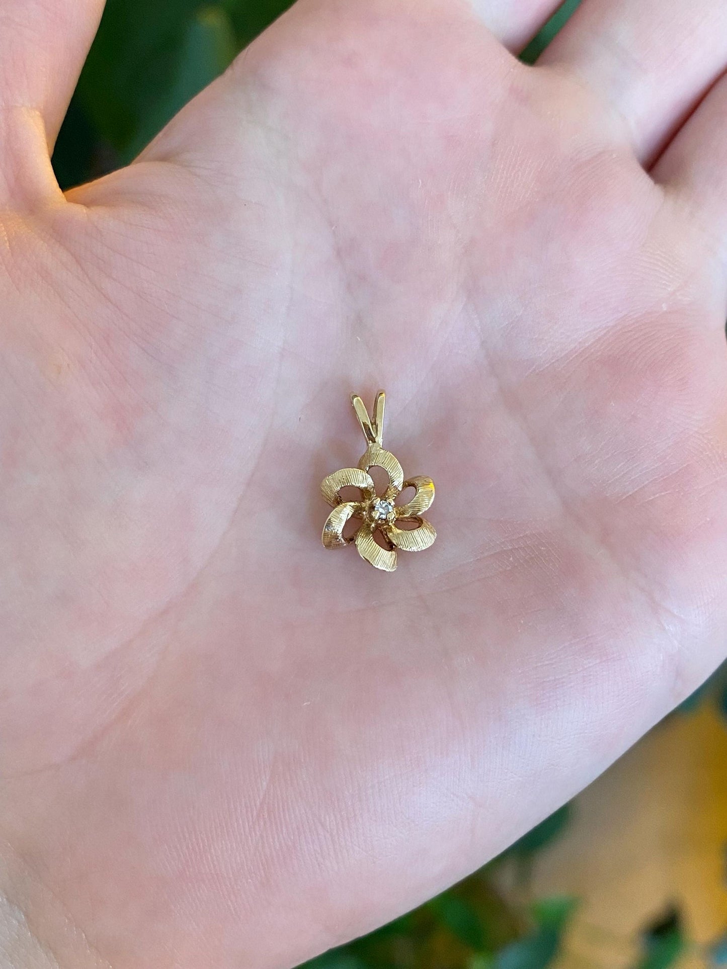 Vintage Solid 14k Yellow Gold Diamond Flower Charm