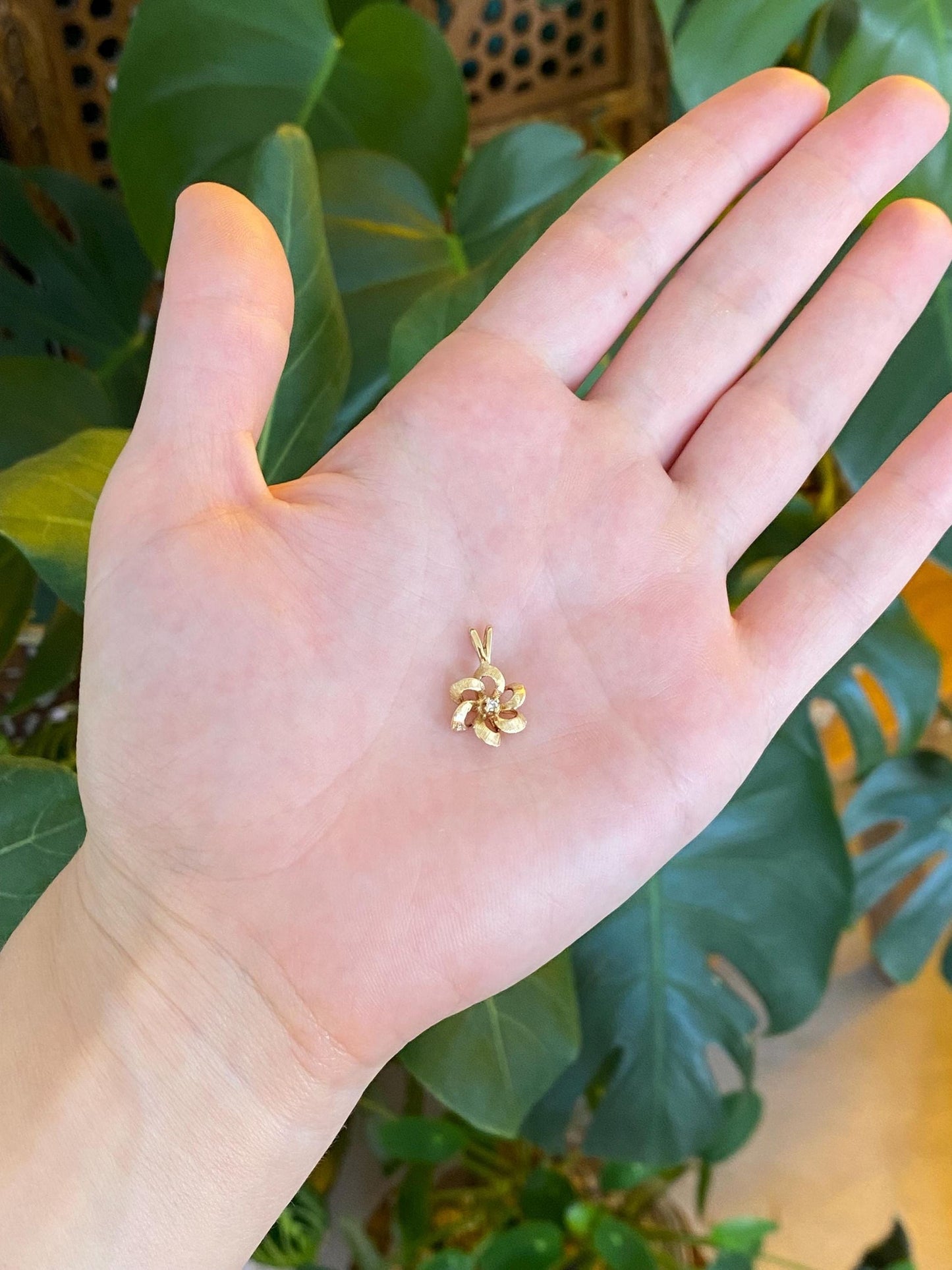 Vintage Solid 14k Yellow Gold Diamond Flower Charm