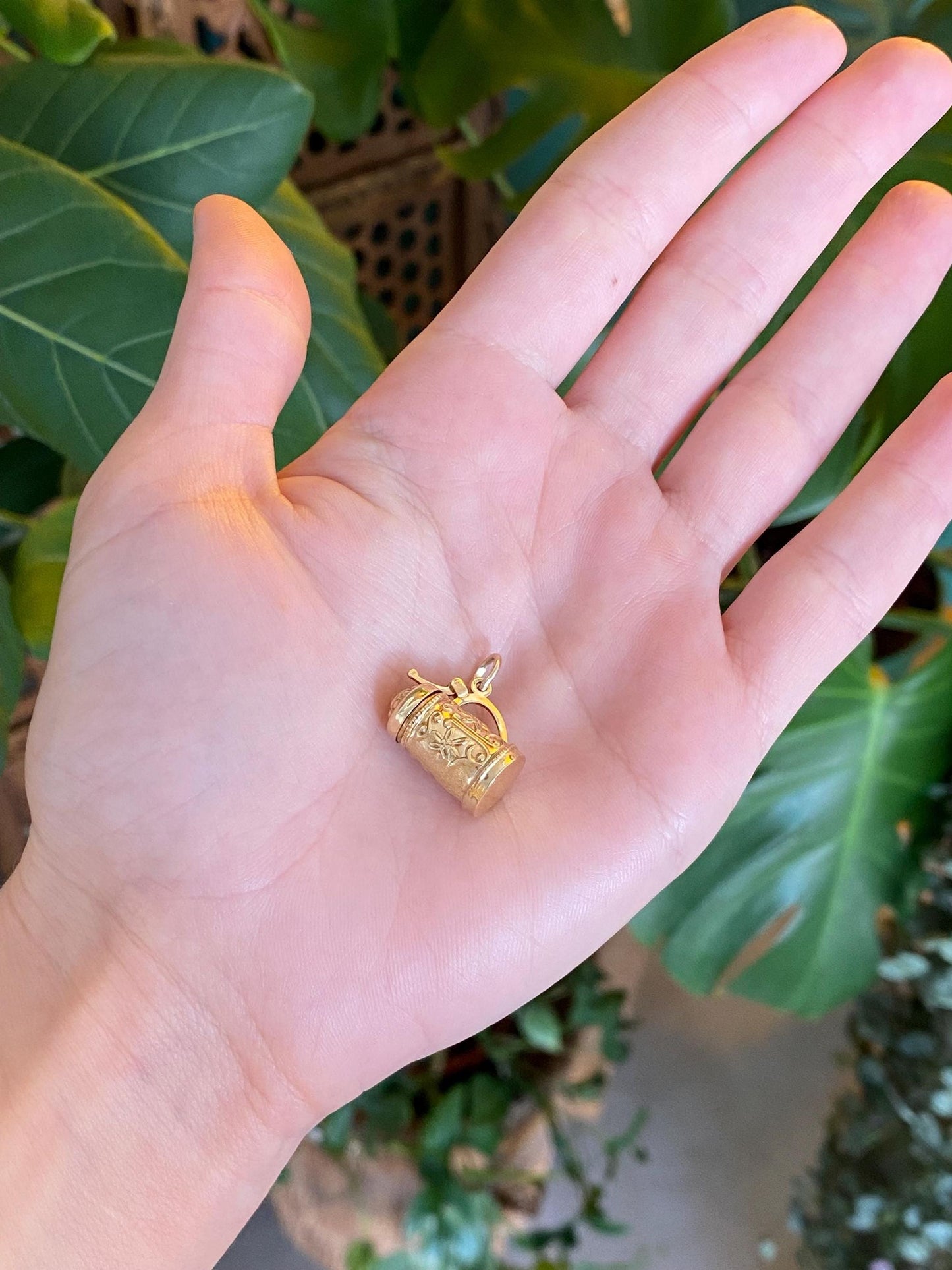 Vintage 14k Yellow Gold Articulated Floral Beer Stein Charm