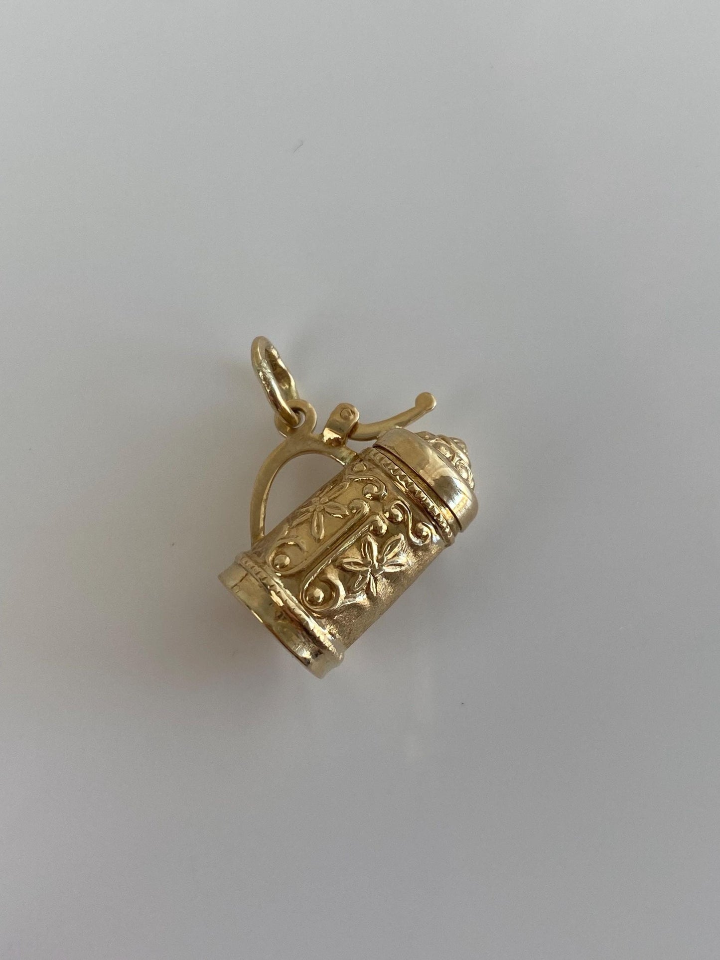 Vintage 14k Yellow Gold Articulated Floral Beer Stein Charm