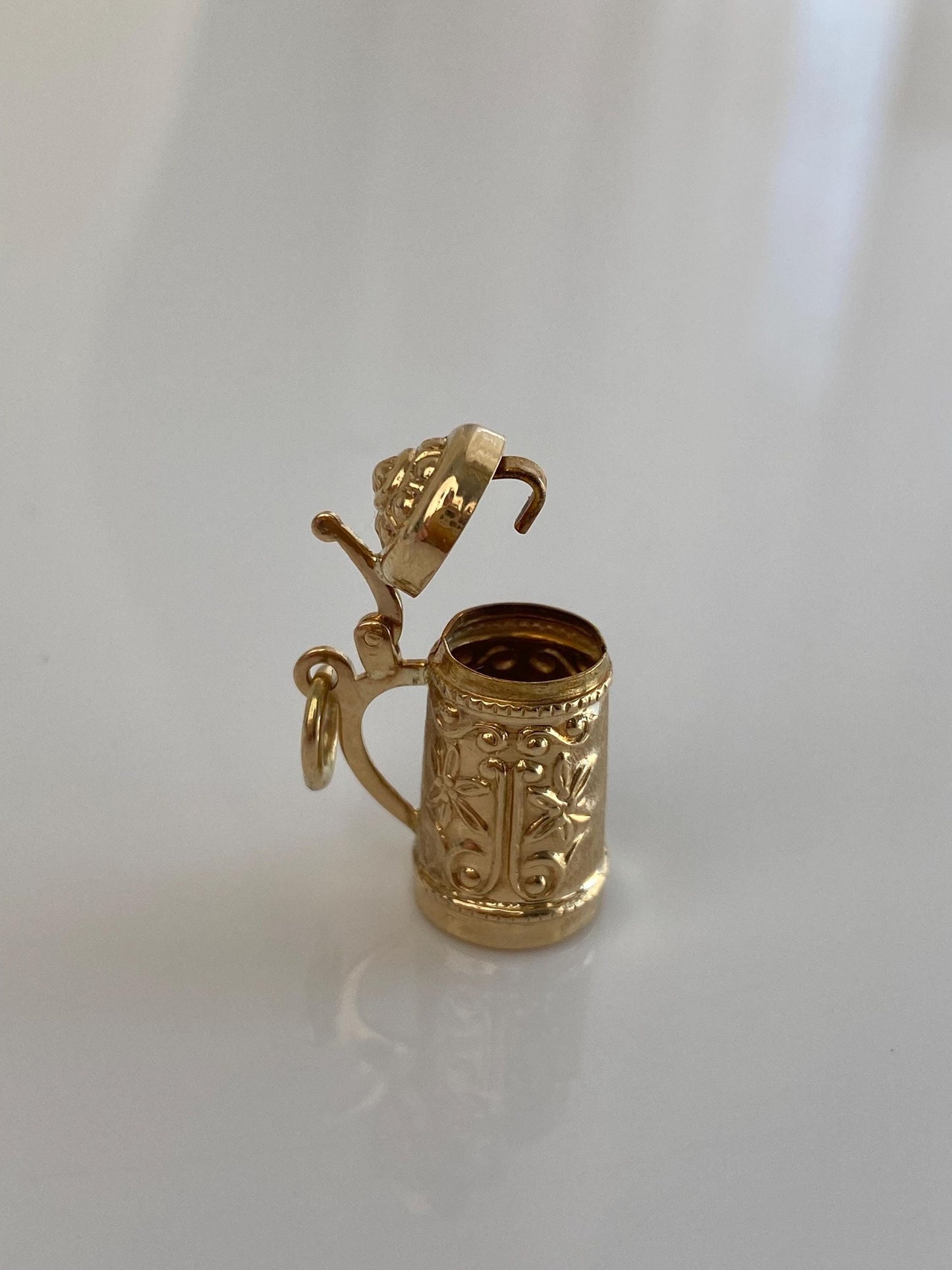 Vintage 14k Yellow Gold Articulated Floral Beer Stein Charm