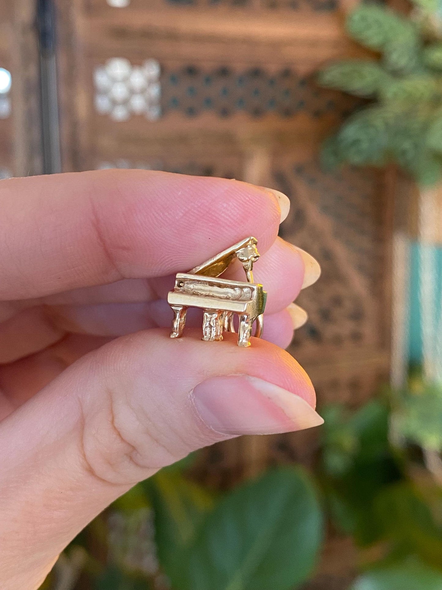 Vintage Solid 14k Yellow Gold Articulated Piano Charm