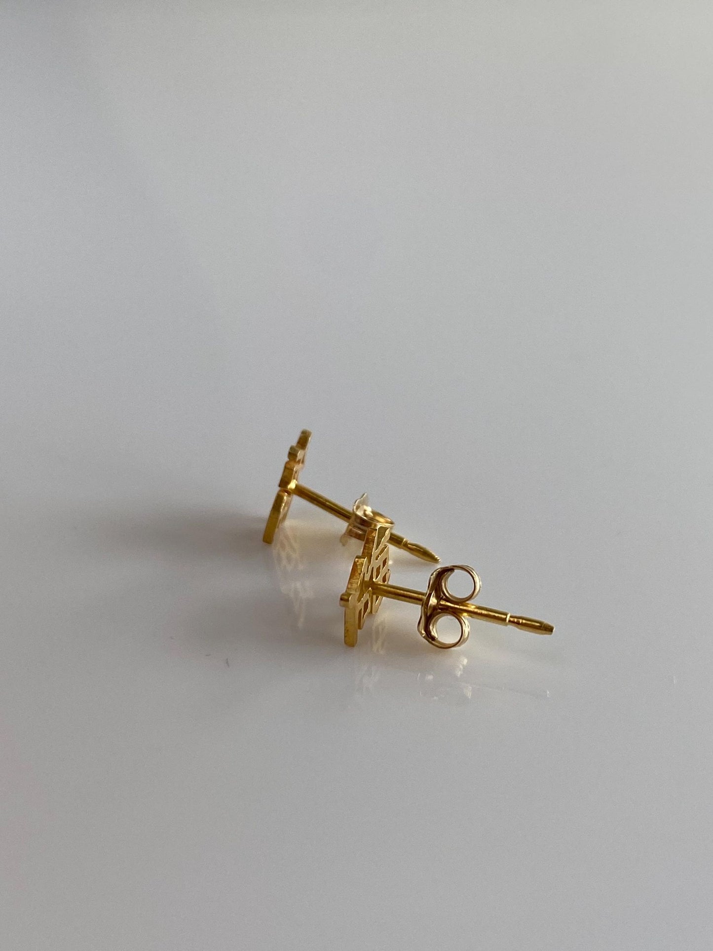 Vintage Solid 18k Yellow Gold Chinese Character Stud Earrings