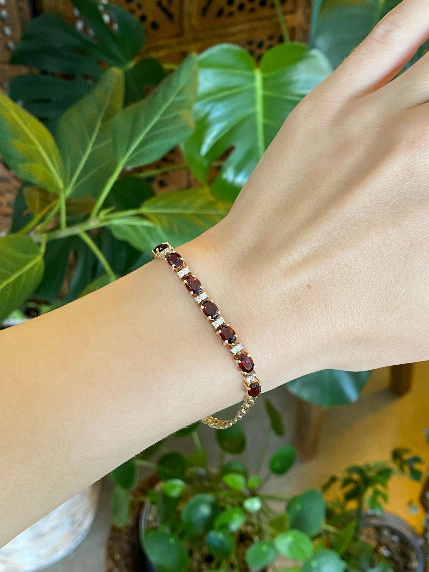 Vintage Solid 14k Yellow Gold Garnet Clear Quartz Flat Link Bracelet - 7.25 inches