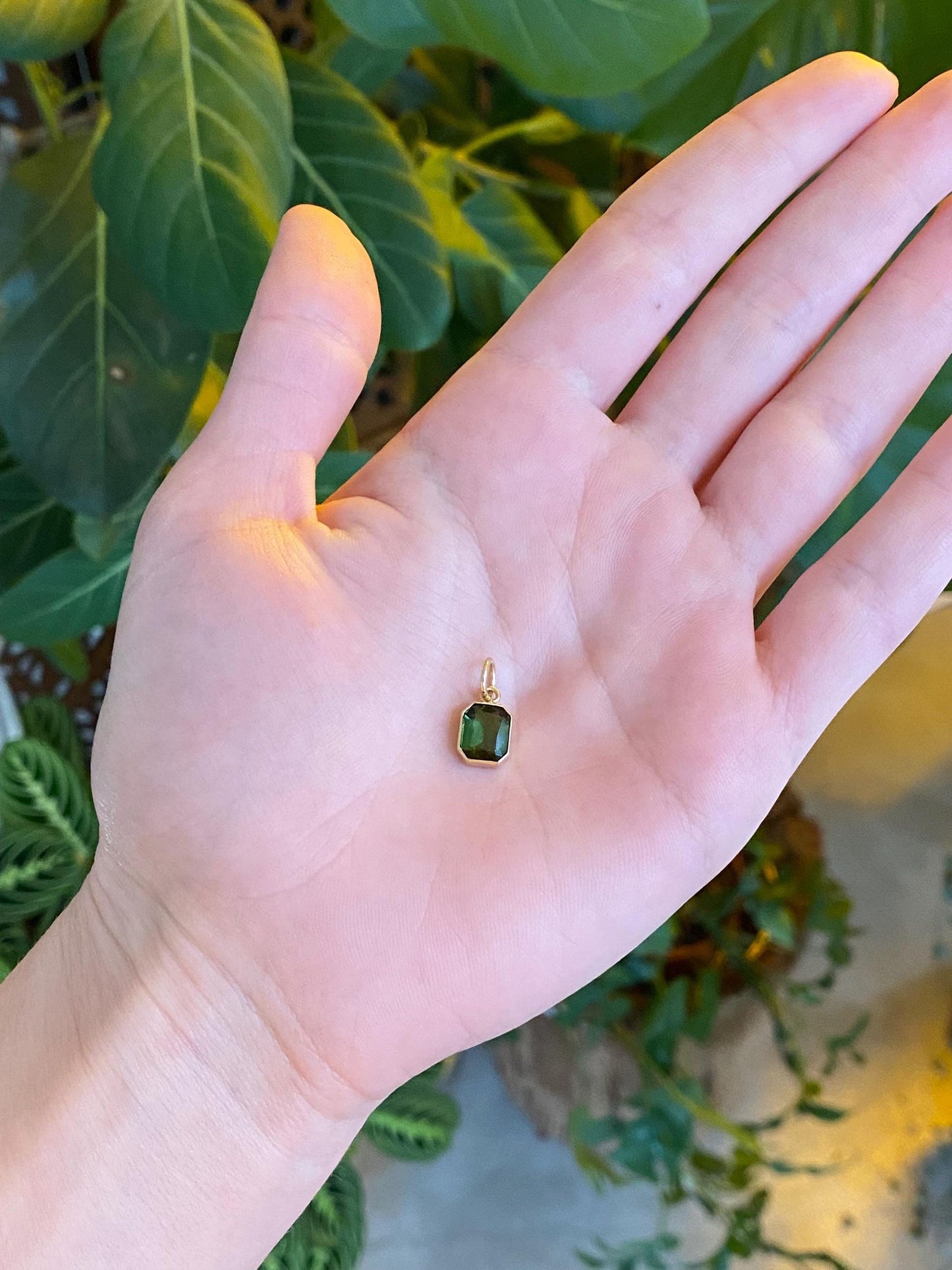 Vintage Solid 14k Yellow Gold Green Tourmaline Stick Pin Charm