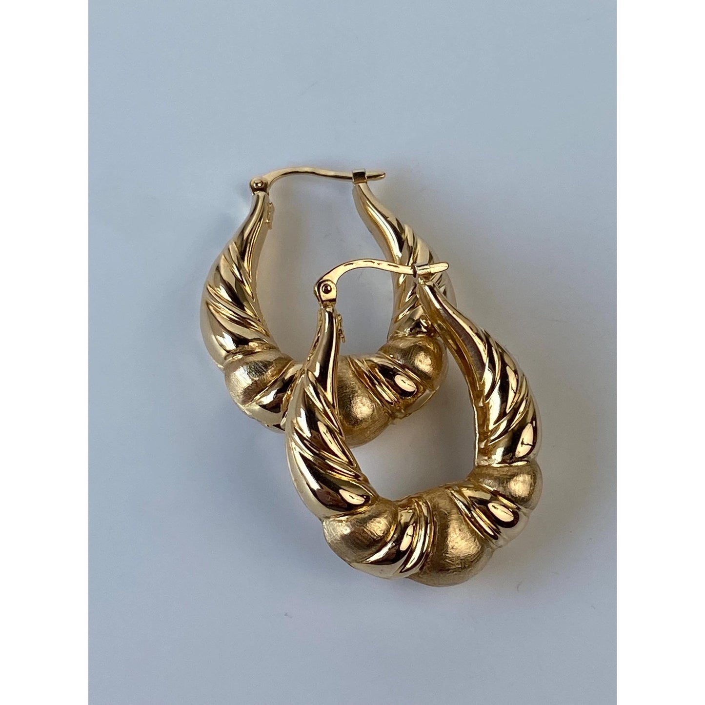 Vintage 14k Yellow Gold Scalloped Hoop Earrings
