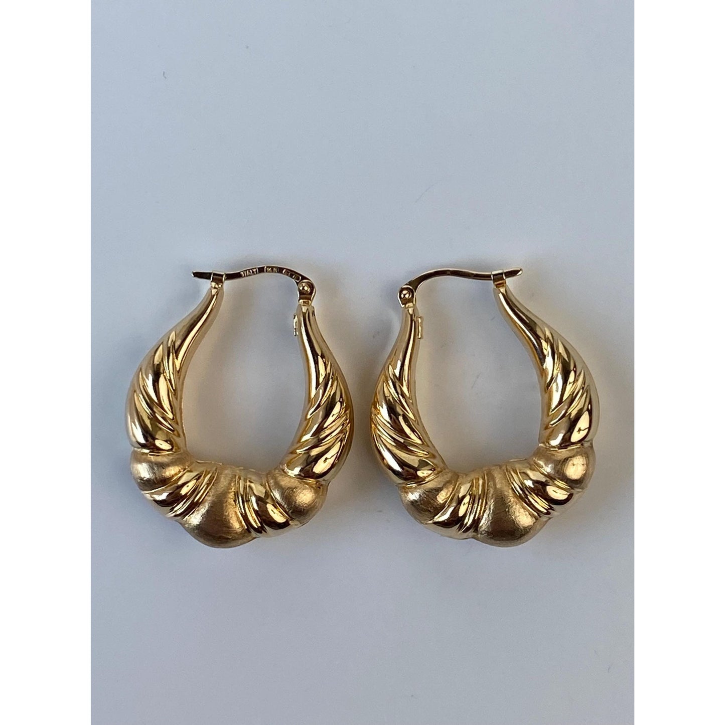 Vintage 14k Yellow Gold Scalloped Hoop Earrings