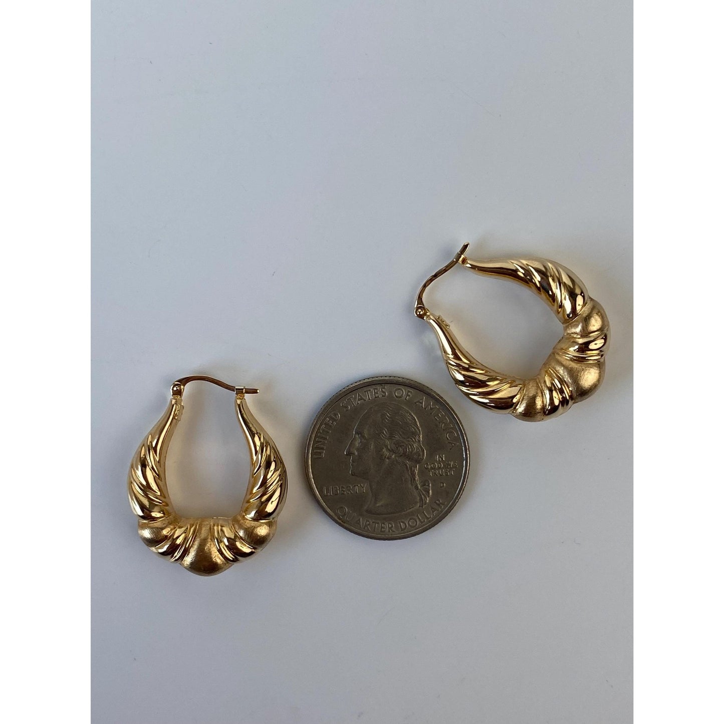 Vintage 14k Yellow Gold Scalloped Hoop Earrings