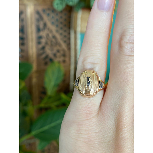 Vintage Solid 10k Yellow Gold 1944 Class Ring - Size 4.5