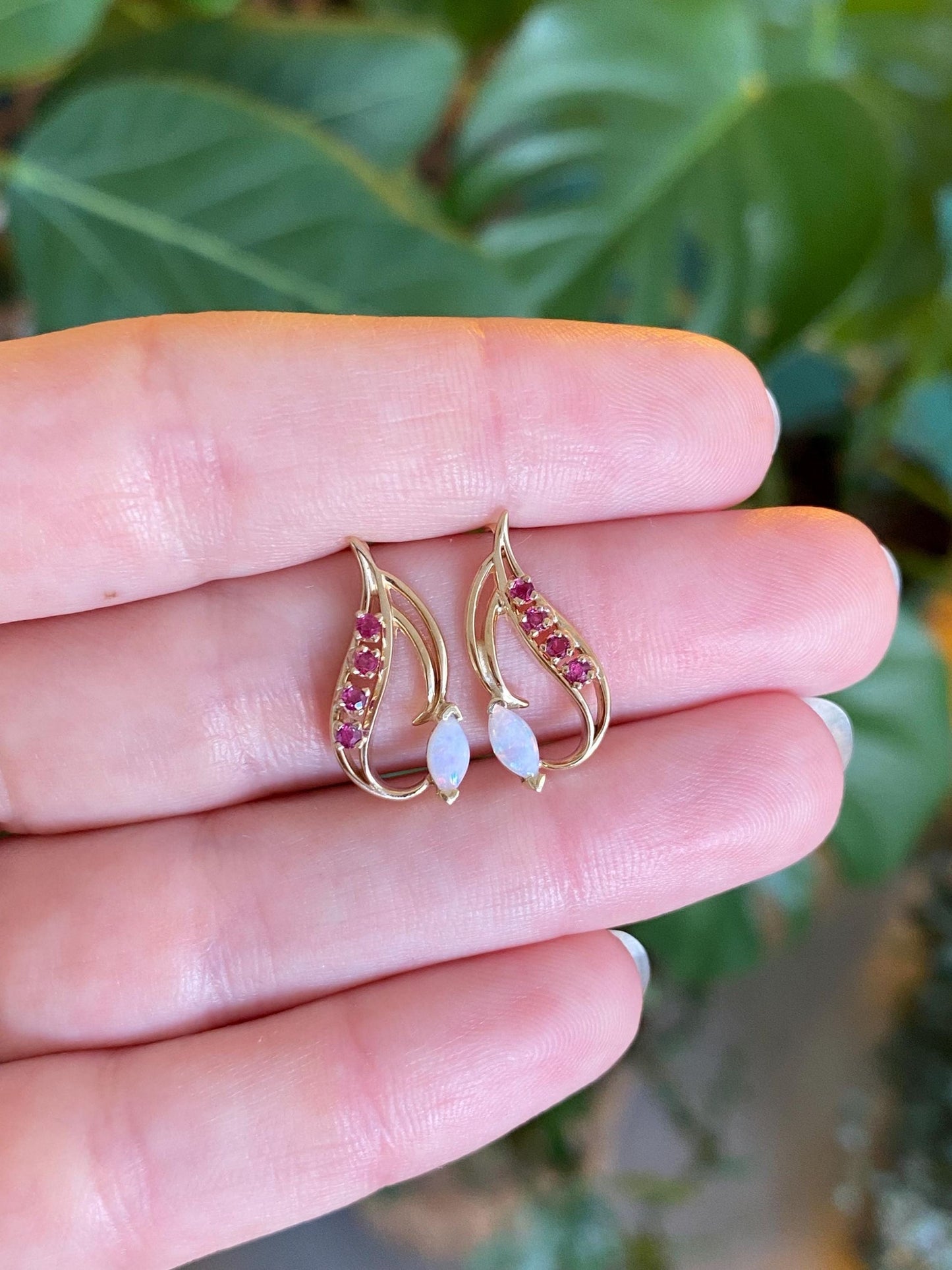 Vintage Solid 14k Yellow Gold Opal Pink Spinel Stud Earrings