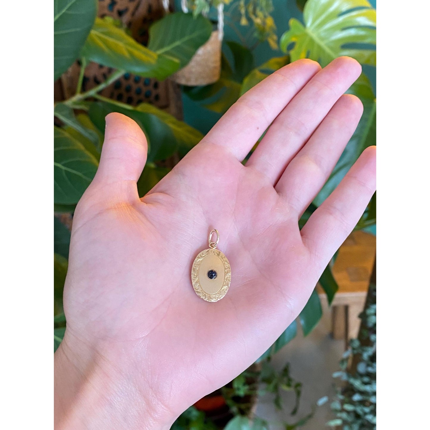 Vintage Solid 10k Yellow Gold Blue Spinel Engraved Cufflink Conversion Charm