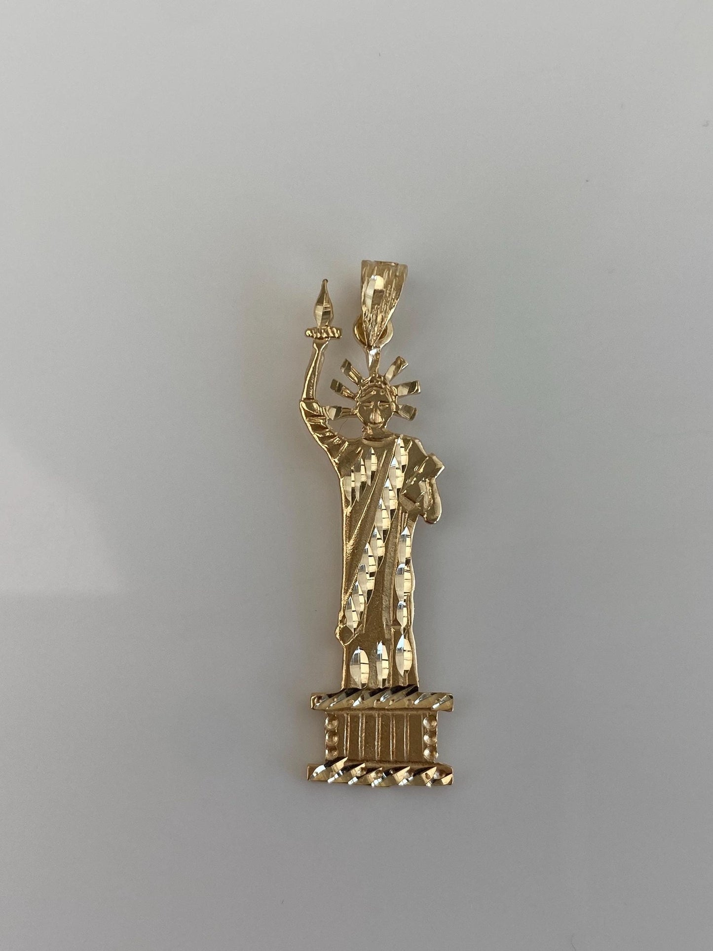Vintage Solid 14k Yellow Gold Diamond Cut Statue of Liberty Charm