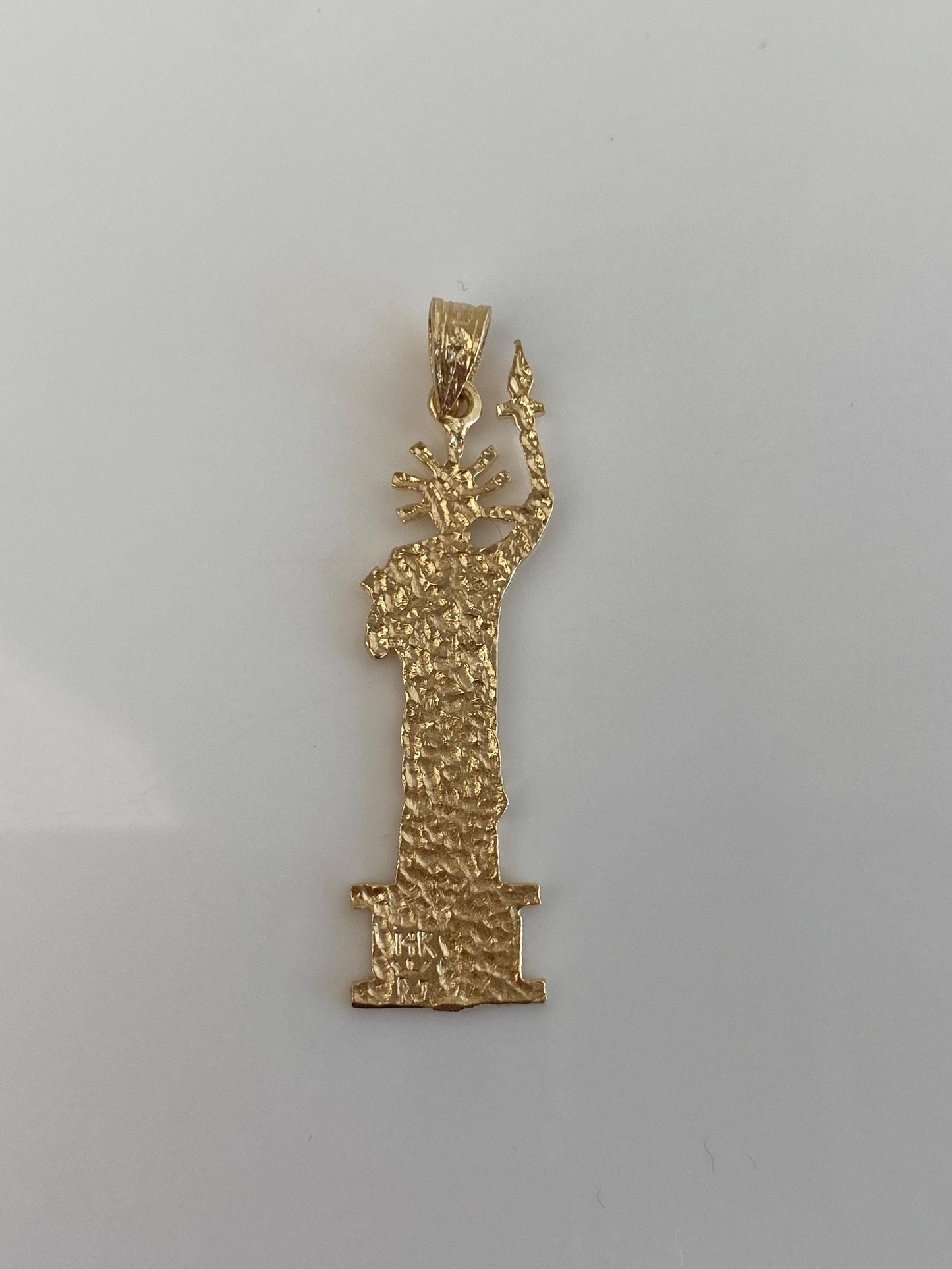 Vintage Solid 14k Yellow Gold Diamond Cut Statue of Liberty Charm