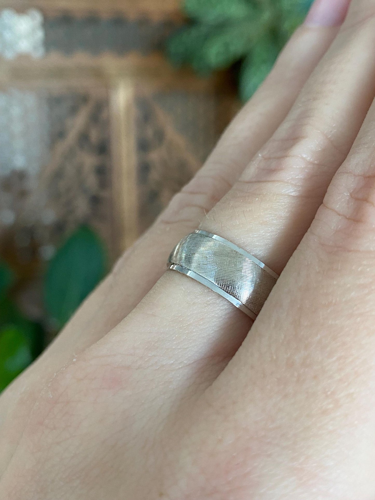 Vintage Solid 14k White Gold Crosshatch Ring Band - Size 7.25