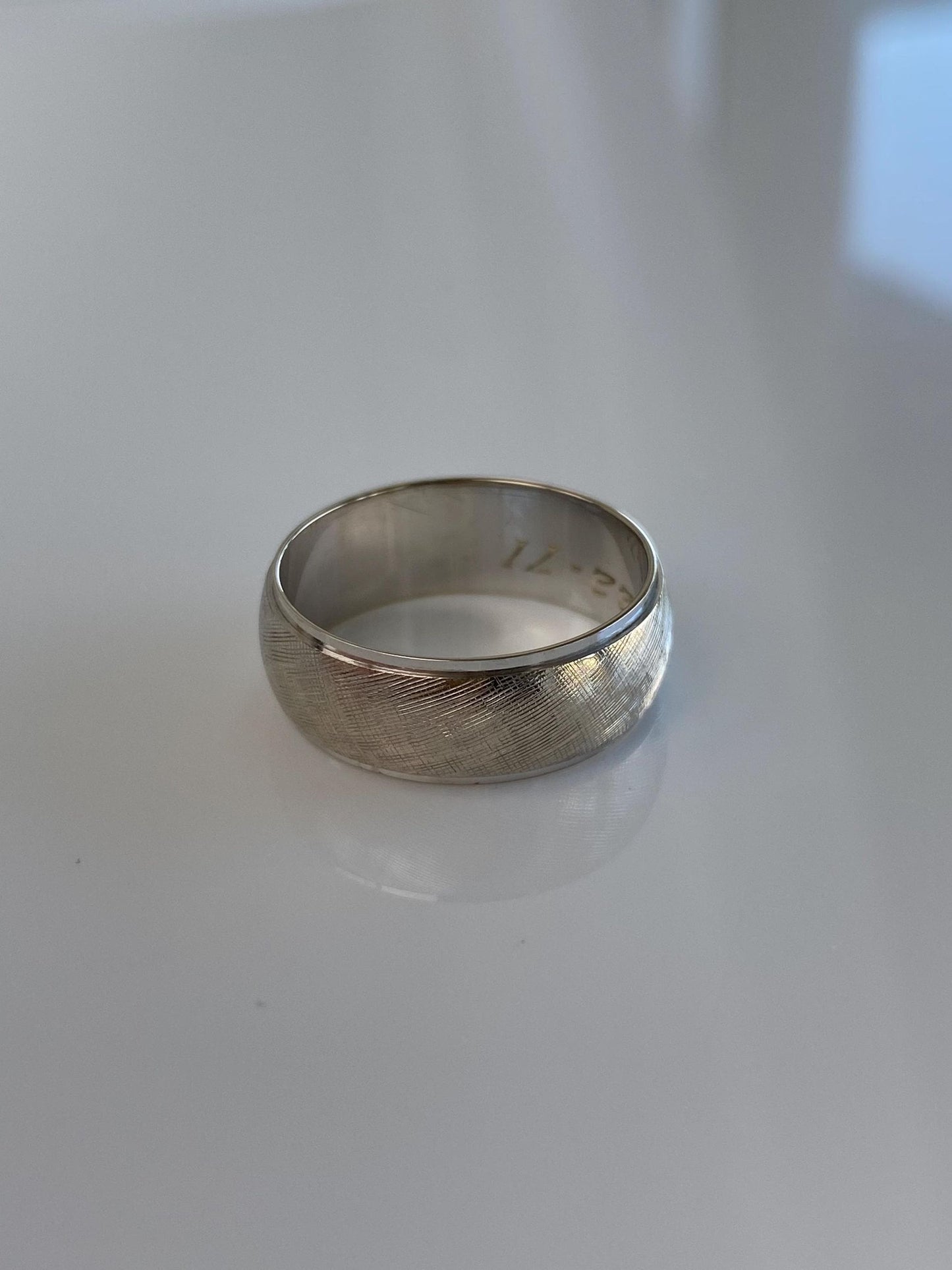 Vintage Solid 14k White Gold Crosshatch Ring Band - Size 7.25