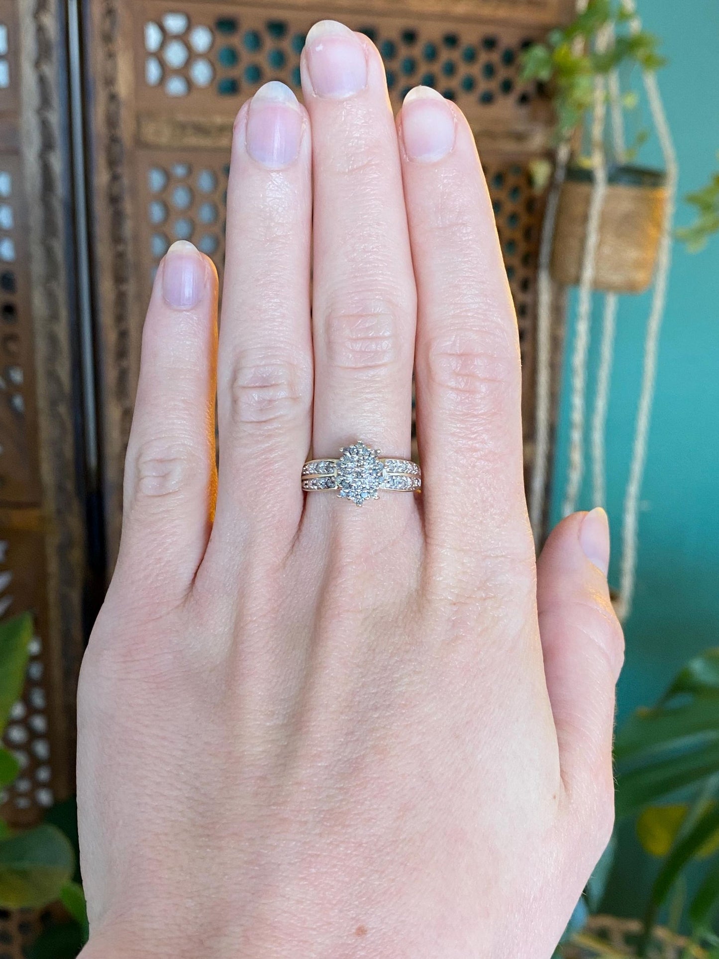 Vintage Solid 10k Yellow Gold Diamond Cluster Ring - Size 7.75