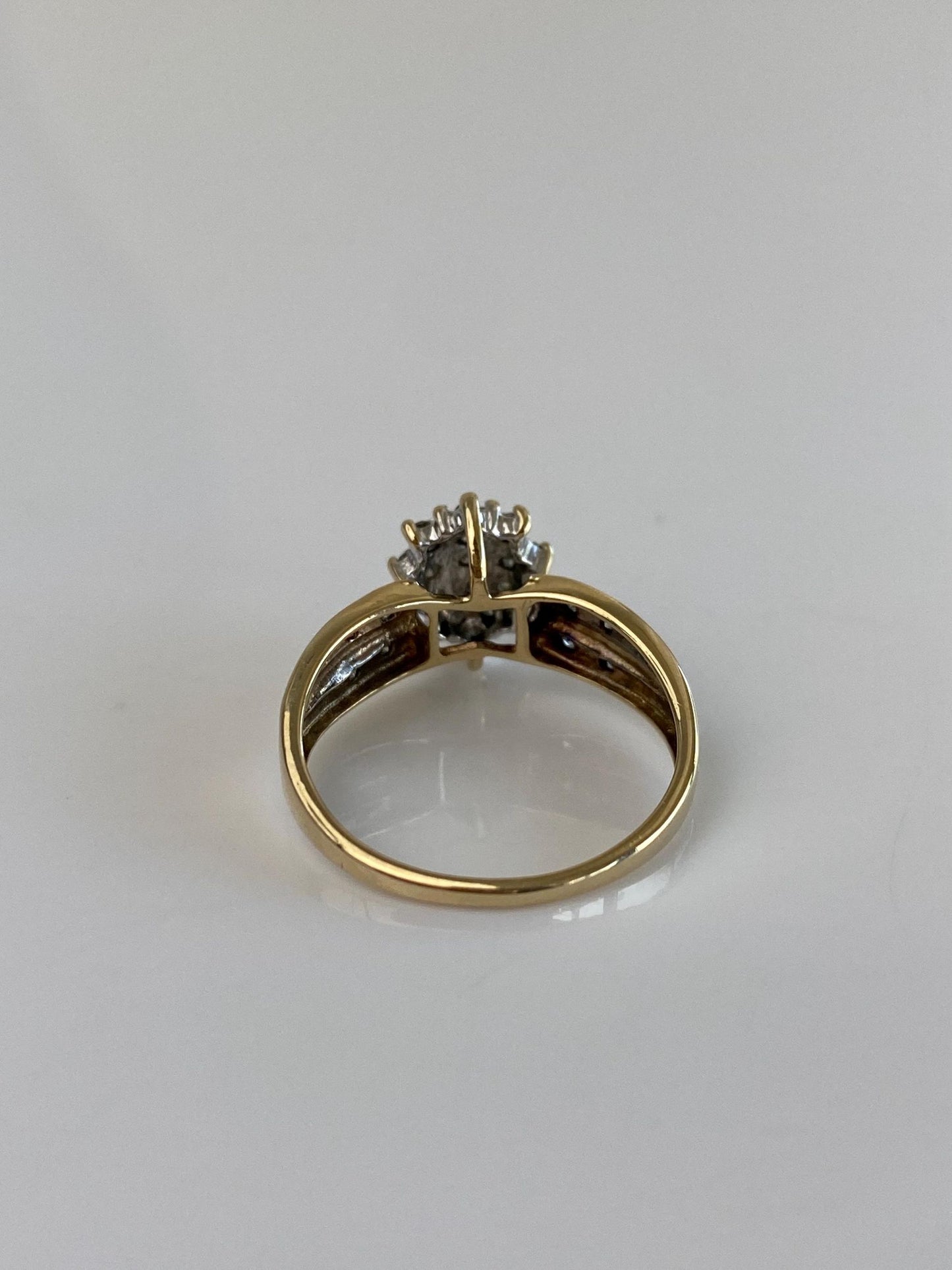 Vintage Solid 10k Yellow Gold Diamond Cluster Ring - Size 7.75
