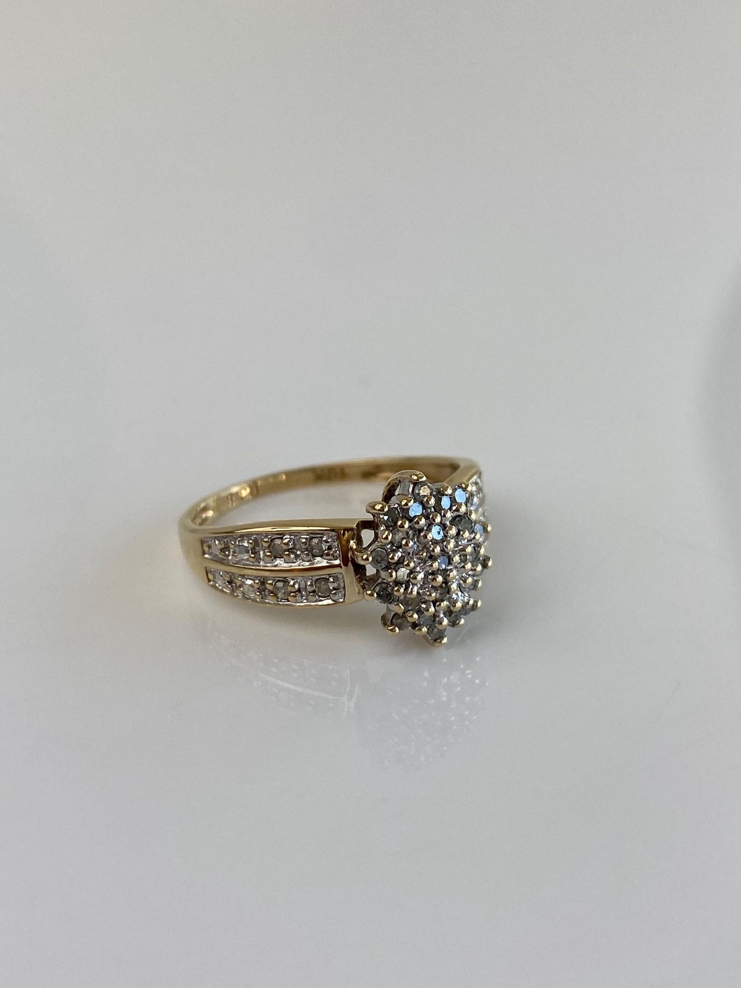 Vintage Solid 10k Yellow Gold Diamond Cluster Ring - Size 7.75