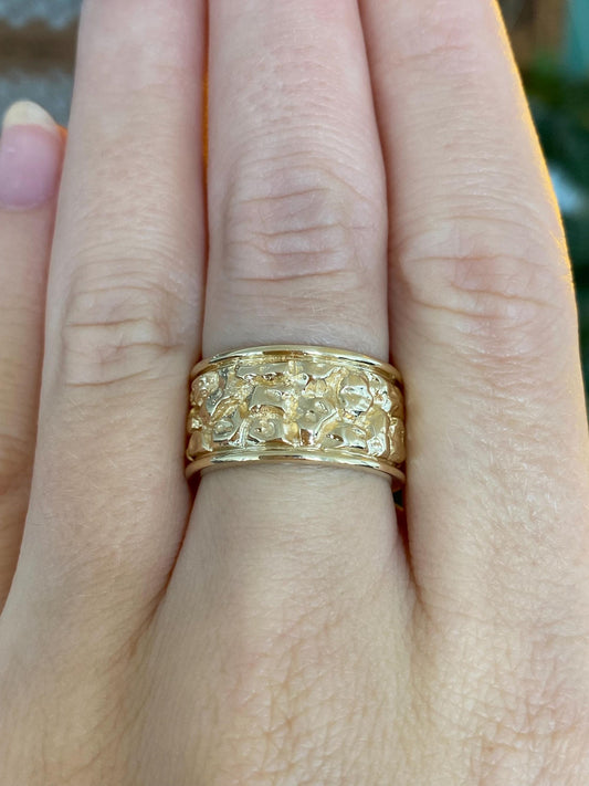Vintage Solid 14k Yellow Gold Stone Work Texture Ring - Size 7
