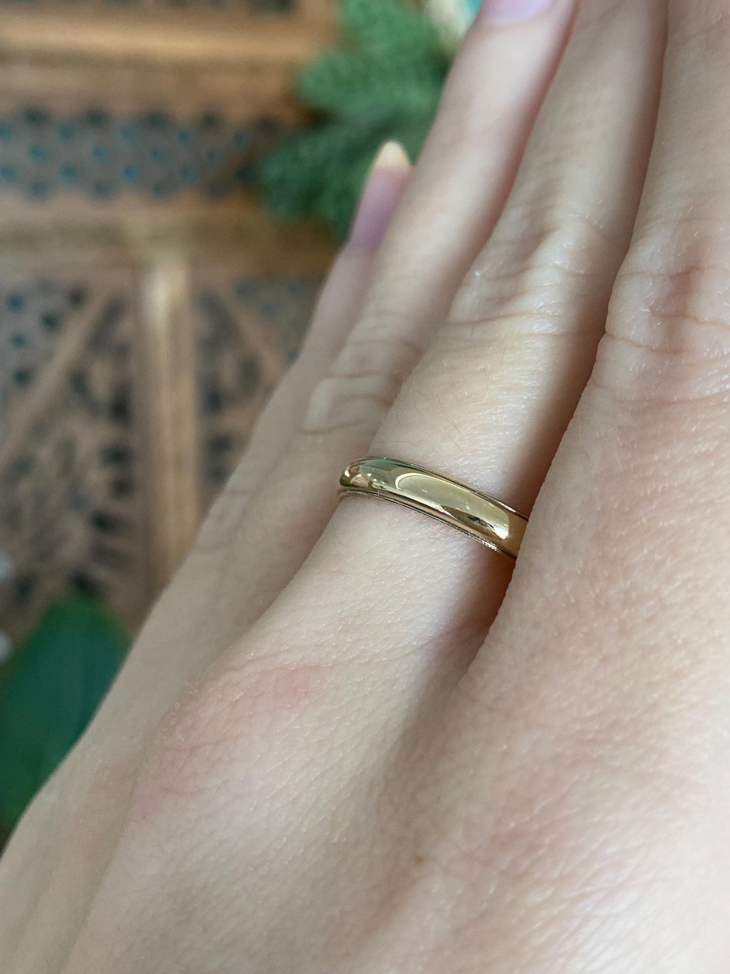 Vintage Solid 14k Yellow Gold Lined Ring Band - Size 10.25