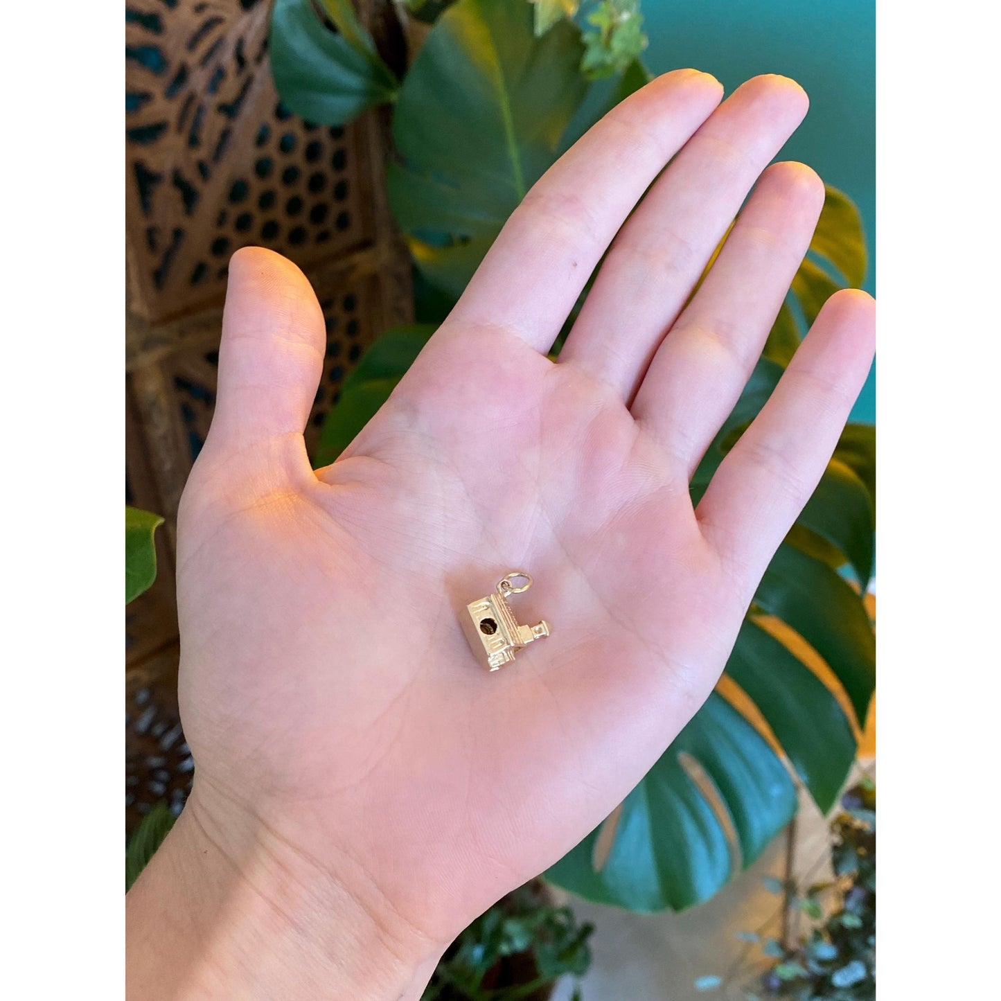 Vintage Solid 14k Yellow Gold Chapel Church Charm