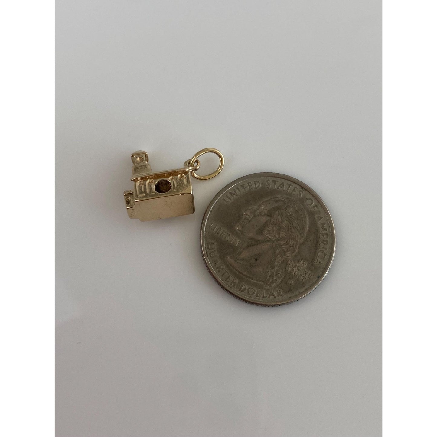 Vintage Solid 14k Yellow Gold Chapel Church Charm