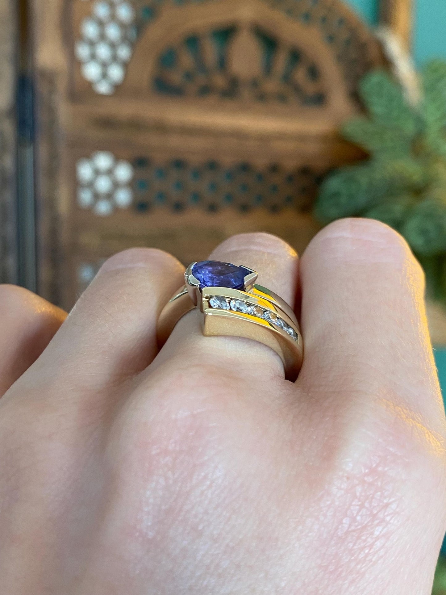 Vintage Solid 14k Yellow Gold Diamond Tanzanite Chevron Ring - Size 6.5