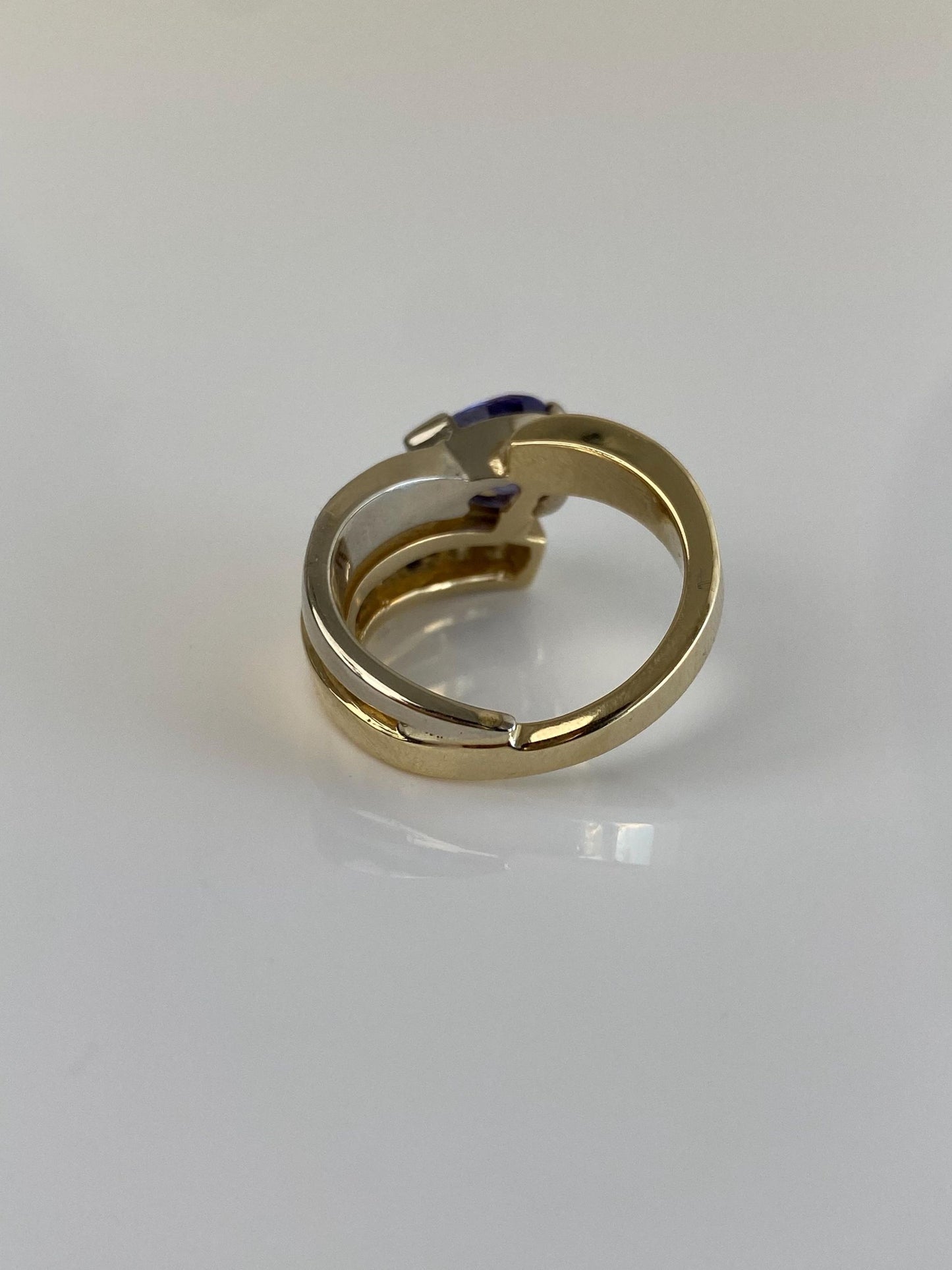 Vintage Solid 14k Yellow Gold Diamond Tanzanite Chevron Ring - Size 6.5