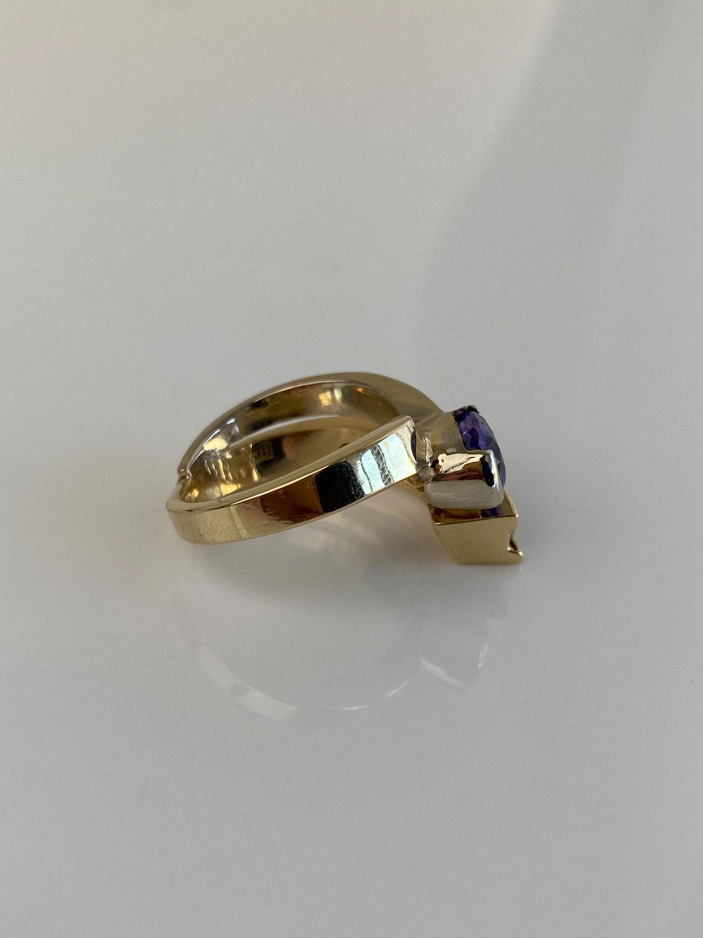 Vintage Solid 14k Yellow Gold Diamond Tanzanite Chevron Ring - Size 6.5