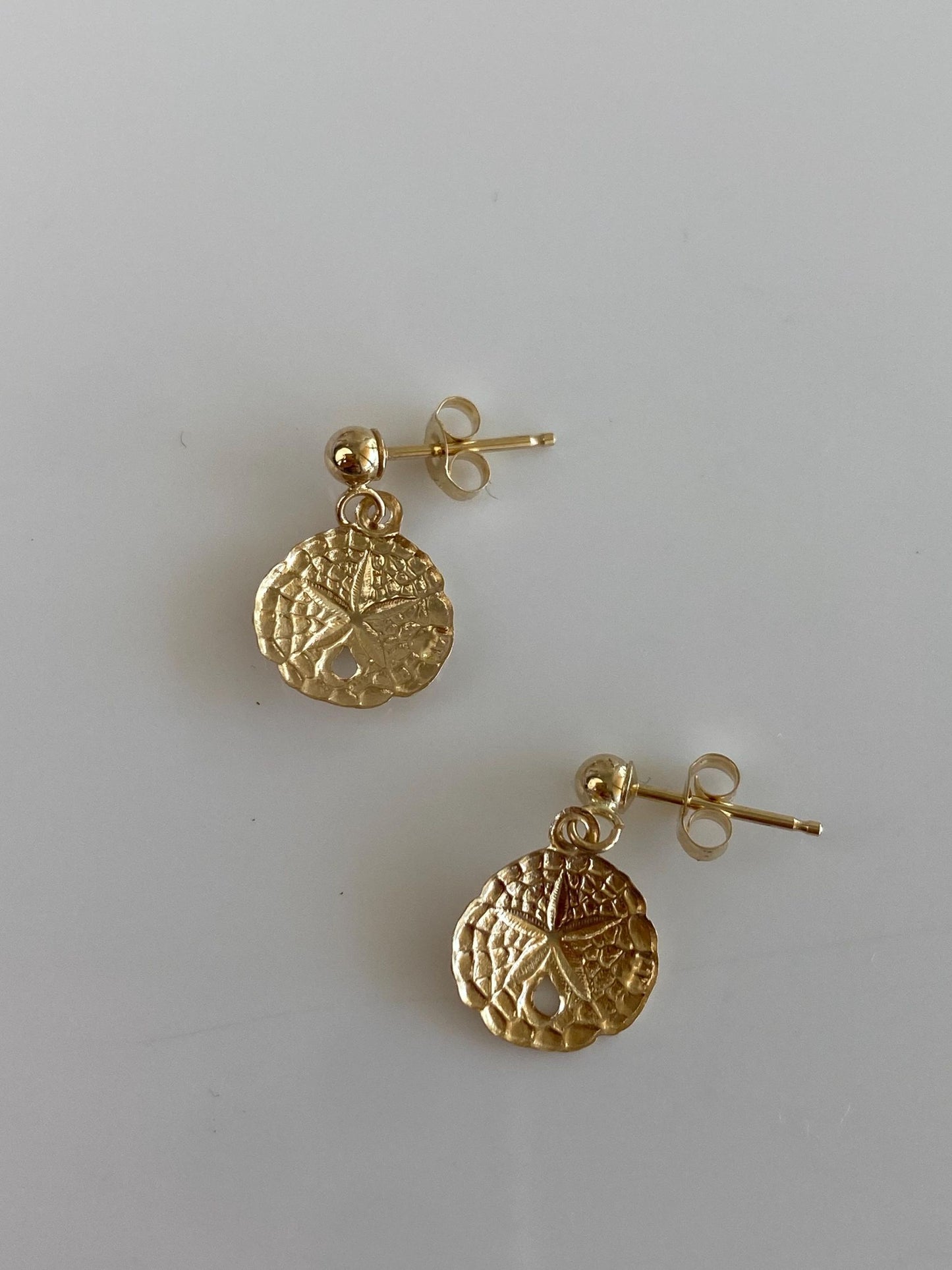 Vintage Solid 14k Yellow Gold Sand Dollar Dangle Stud Earrings