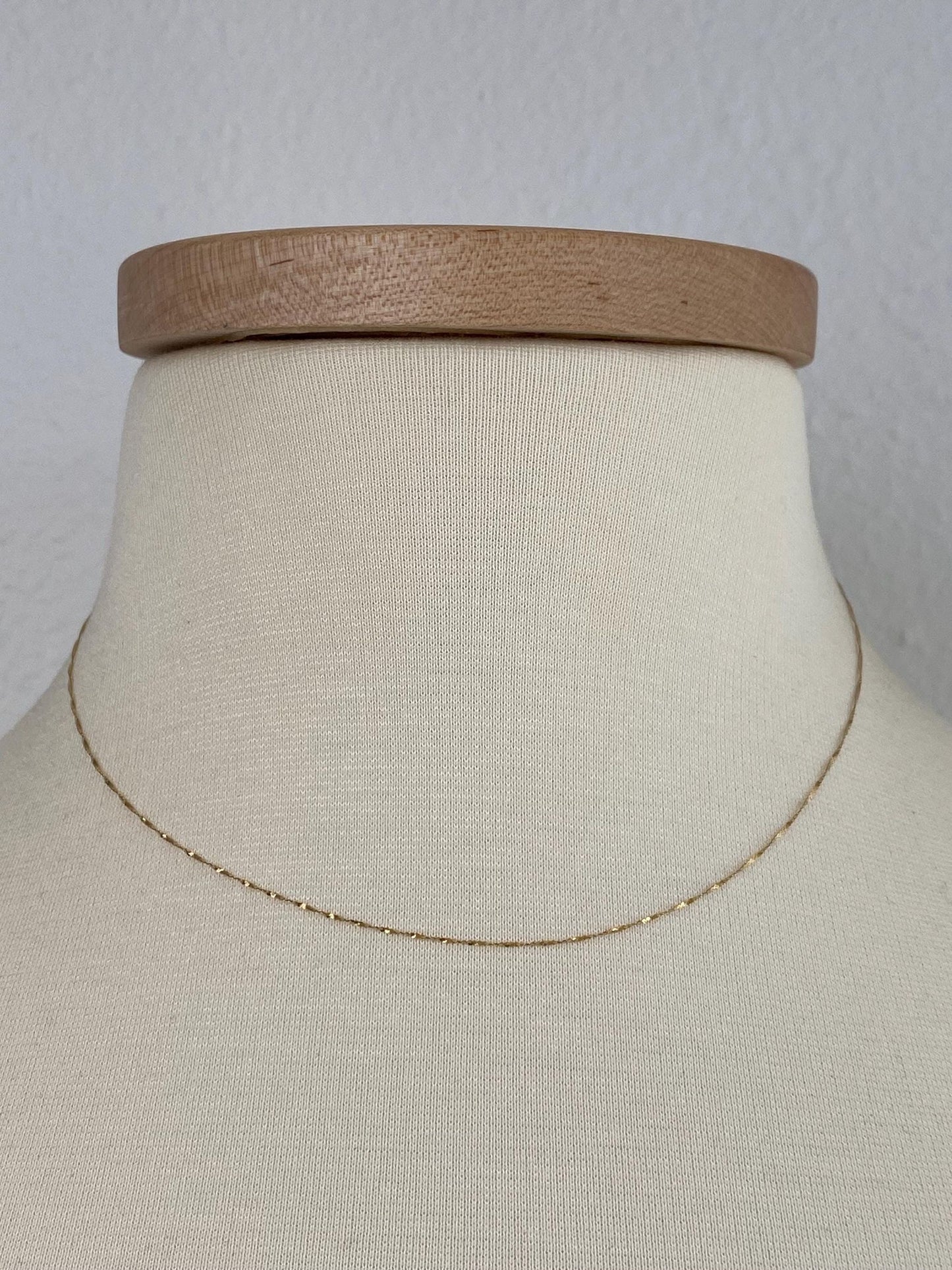 Vintage Solid 14k Yellow Gold Dainty Twisted Serpentine Chain Necklace - 16 inches