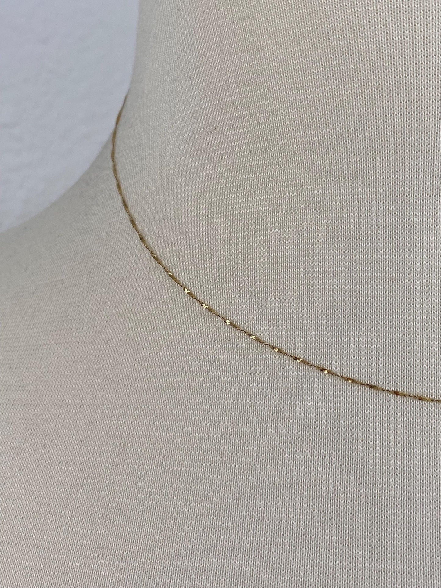 Vintage Solid 14k Yellow Gold Dainty Twisted Serpentine Chain Necklace - 16 inches