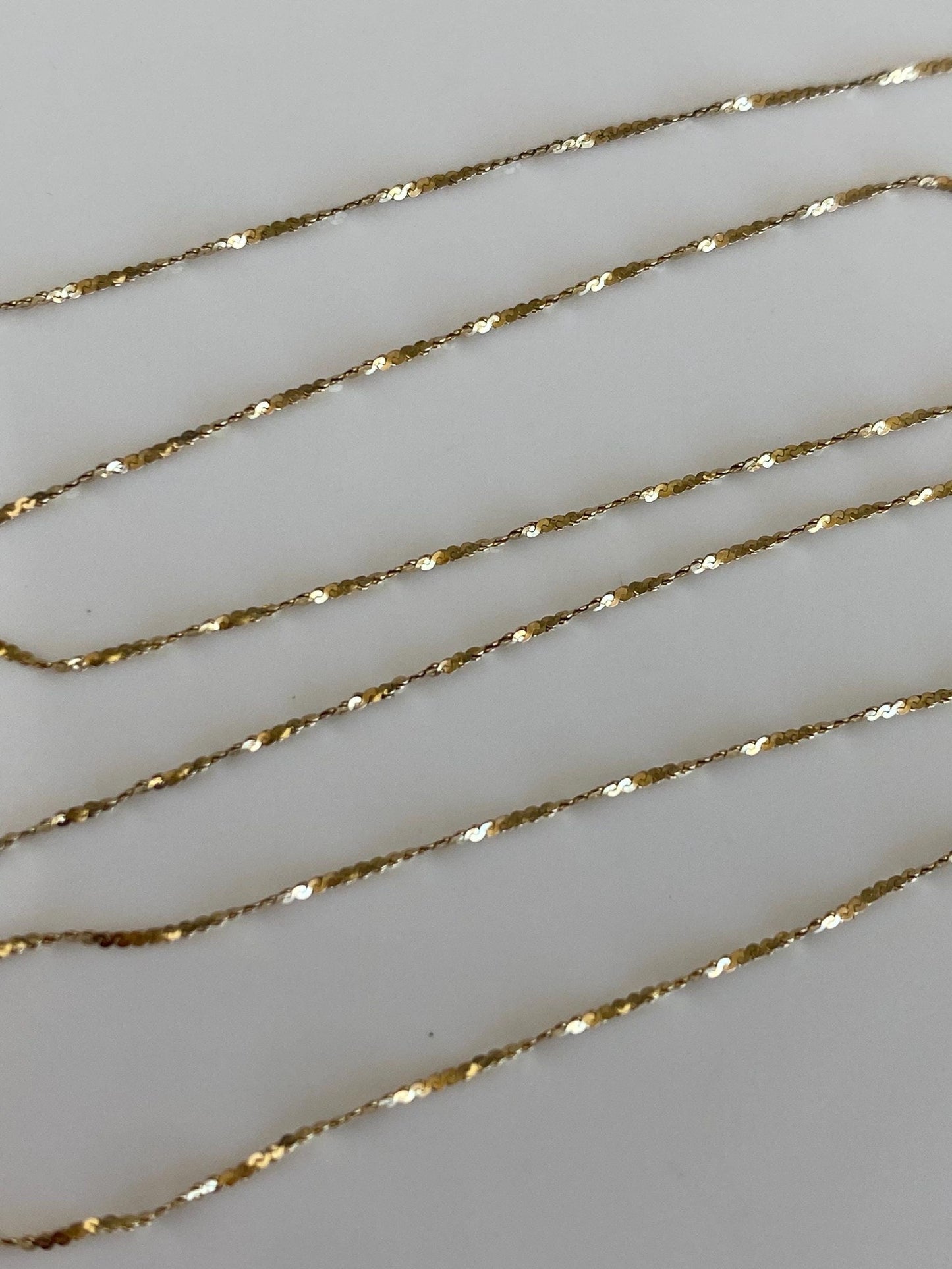Vintage Solid 14k Yellow Gold Dainty Twisted Serpentine Chain Necklace - 16 inches