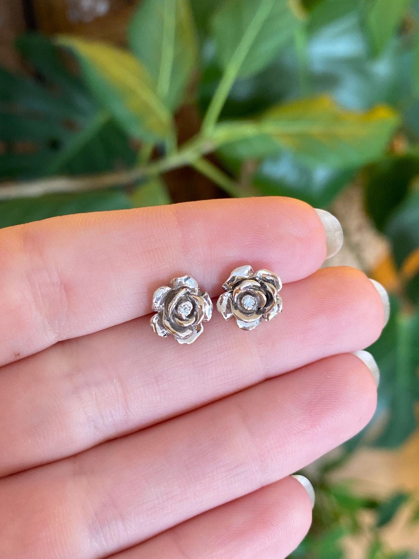 Vintage Solid 14k White Gold Diamond Flower Stud Earrings