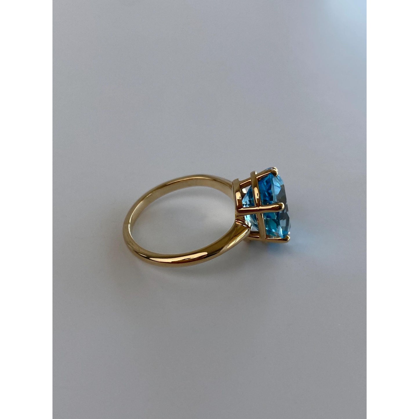 Vintage Solid 14k Yellow Gold Topaz Ring - Size 6.25