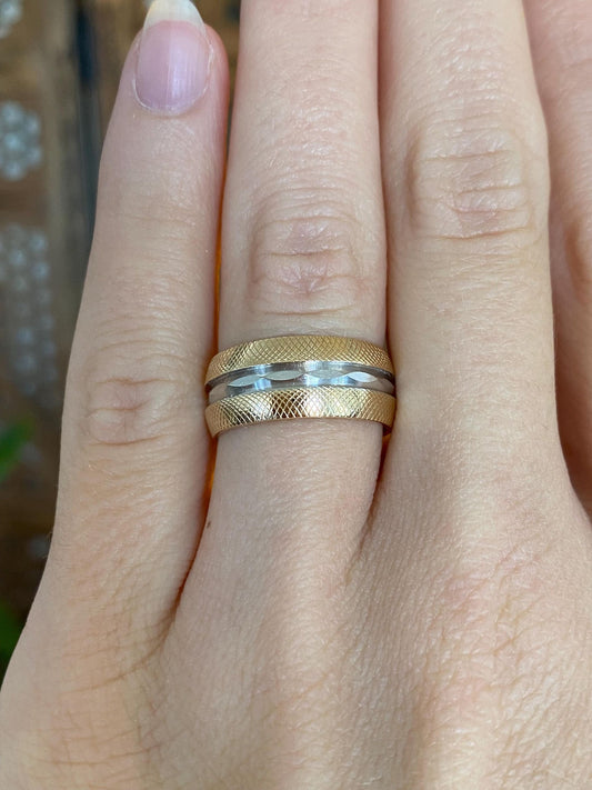 Vintage Solid 14k White & Yellow Gold Textured Diamond Cut Ring Band - Size 6