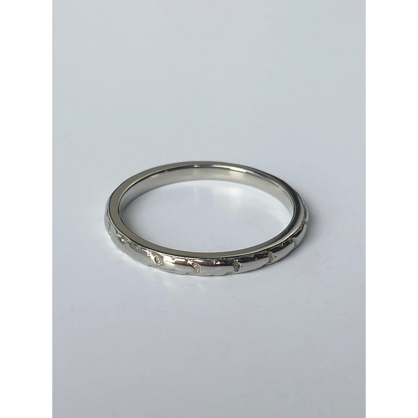 Vintage Solid 18k White Gold Designed Ring Band - Size 6.75