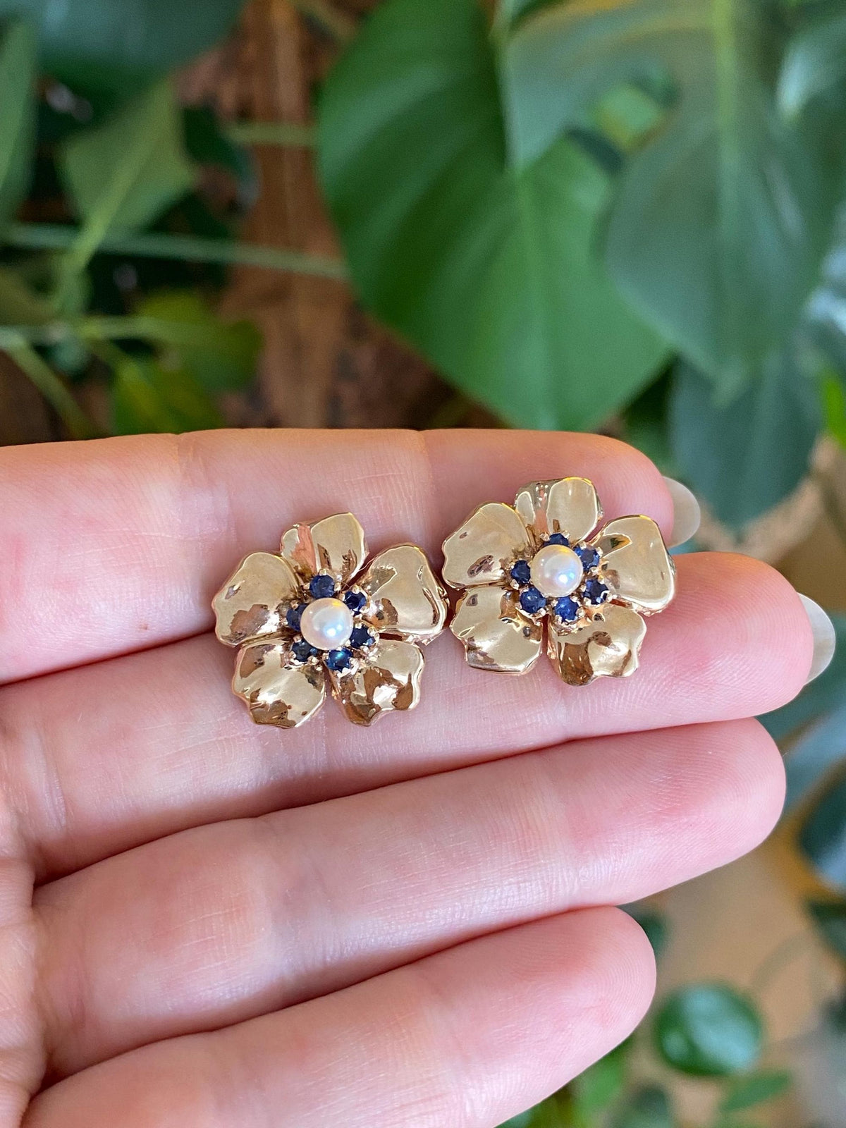Vintage Solid 14k Yellow Gold Blue Sapphire Halo Pearl Flower Stud Earrings