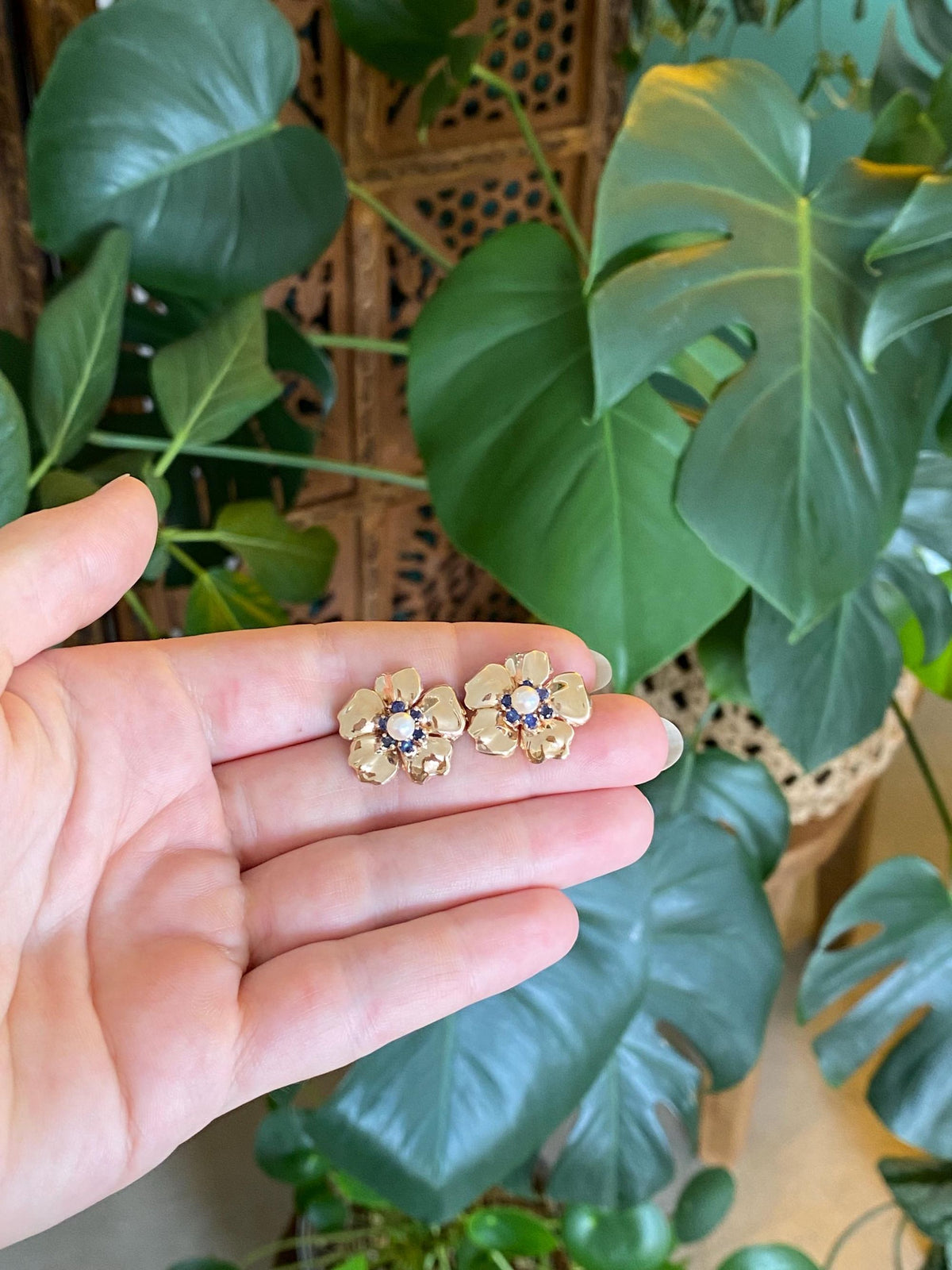 Vintage Solid 14k Yellow Gold Blue Sapphire Halo Pearl Flower Stud Earrings