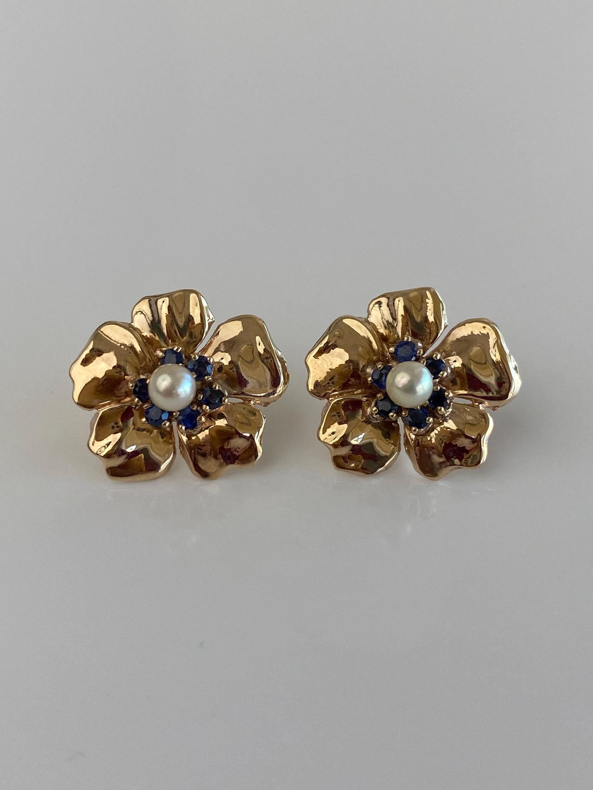 Vintage Solid 14k Yellow Gold Blue Sapphire Halo Pearl Flower Stud Earrings