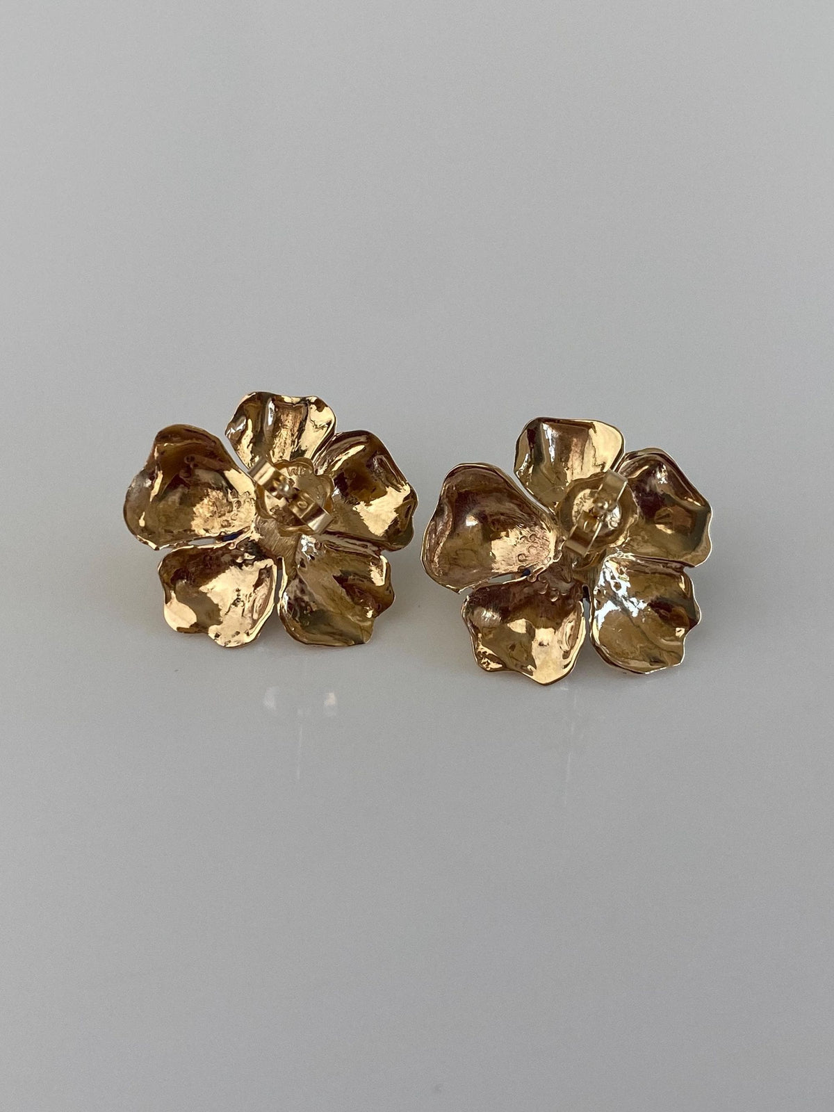 Vintage Solid 14k Yellow Gold Blue Sapphire Halo Pearl Flower Stud Earrings
