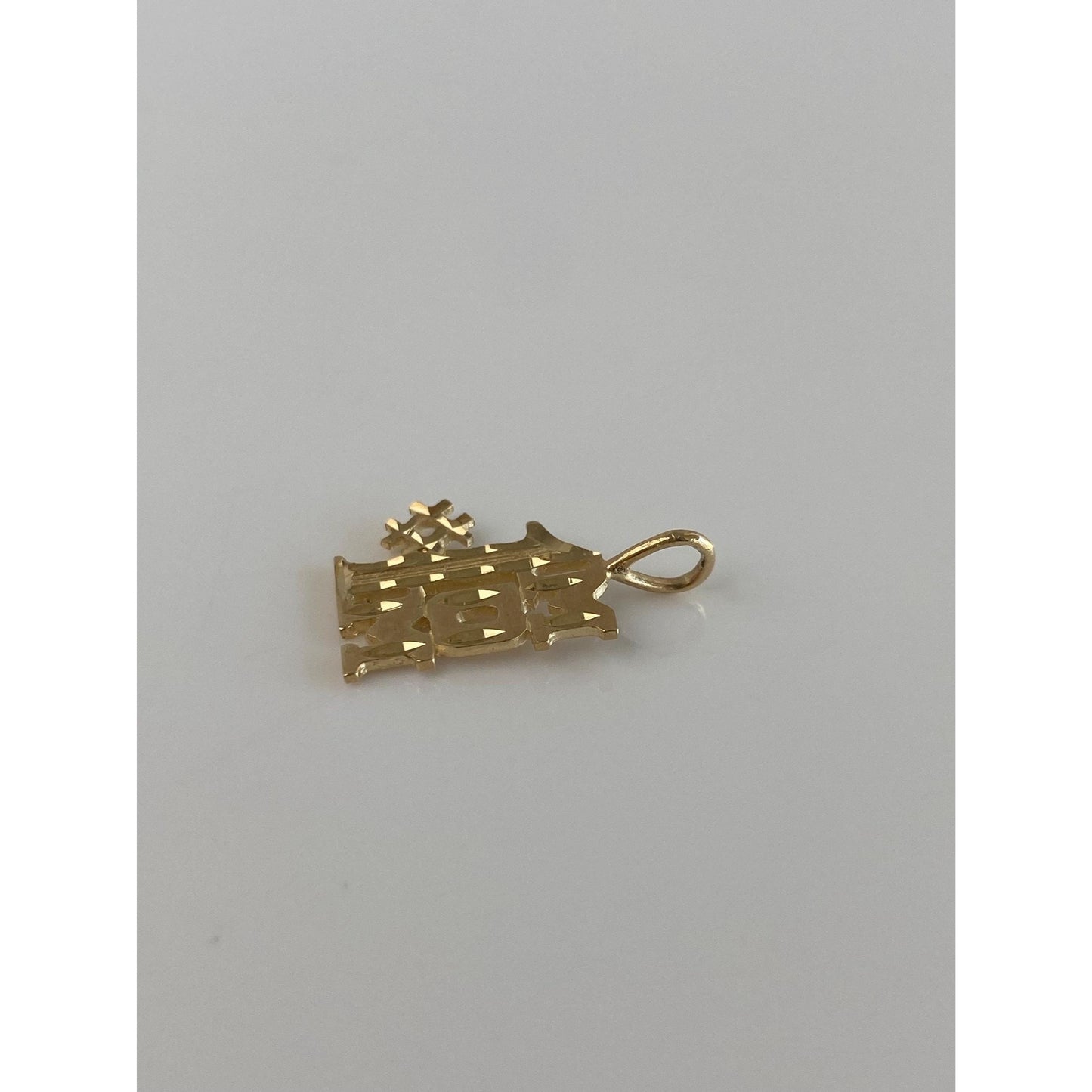 Vintage Solid 14k Yellow Gold Diamond Cut '#1 Mom' Charm