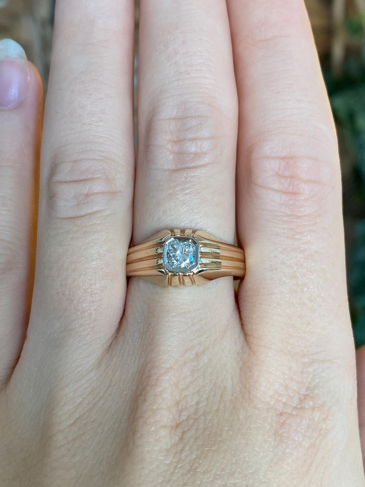 Vintage Solid 14k White & Yellow Gold Diamond Lined Ring - Size 9.75