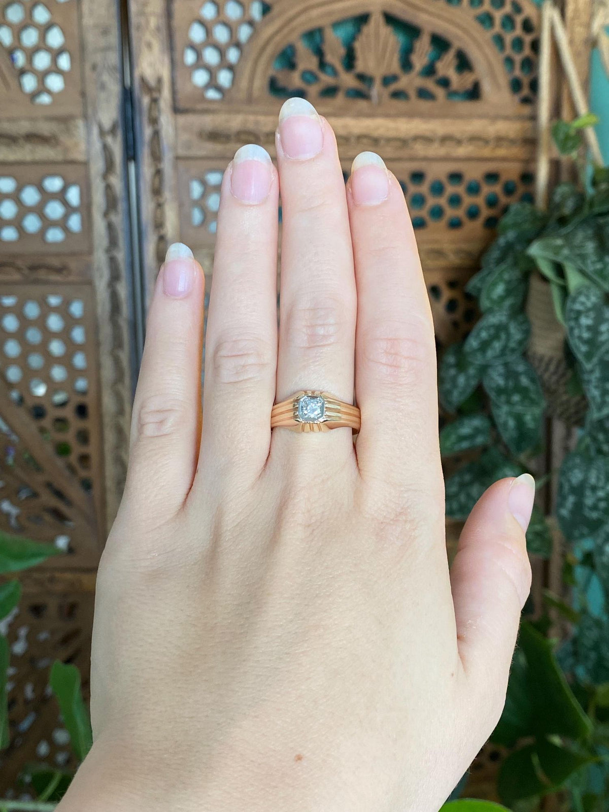 Vintage Solid 14k White & Yellow Gold Diamond Lined Ring - Size 9.75